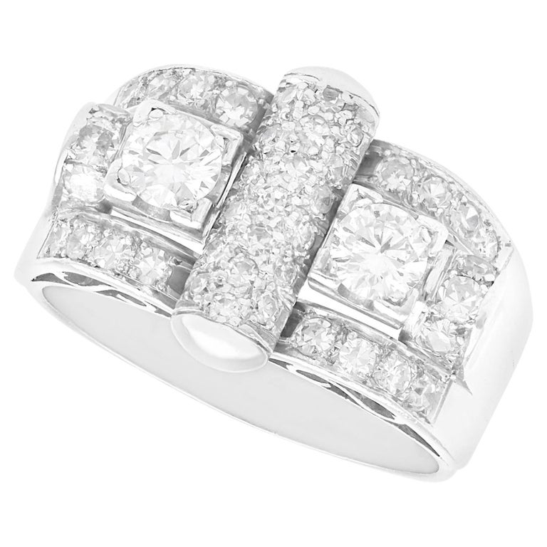 Antique Art Deco 1.01 Carat Diamond and Platinum Dress Ring For Sale at