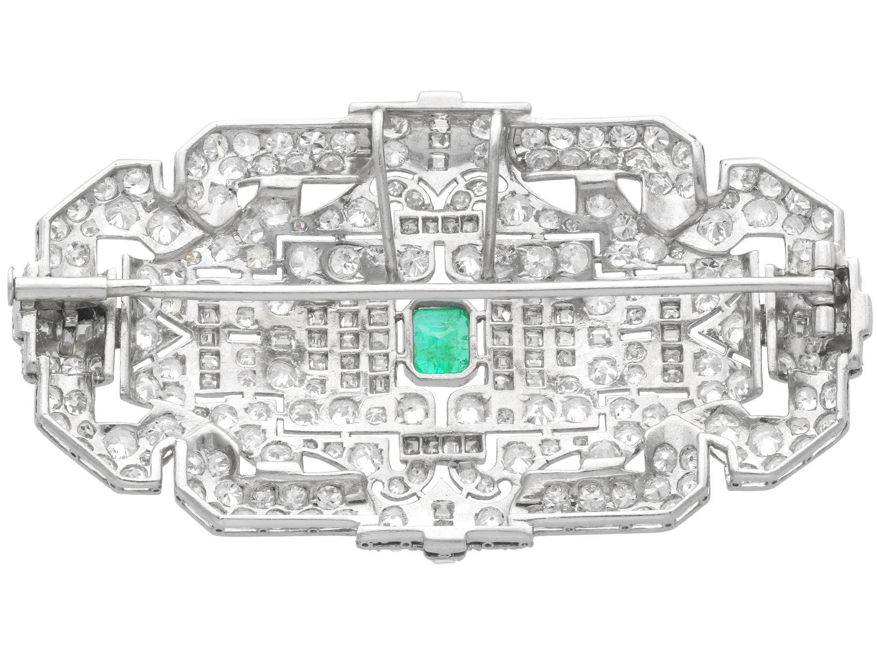 Antique Art Deco 1.02 Carat Emerald and 11.88 Carat Diamond Platinum Brooch For Sale 1