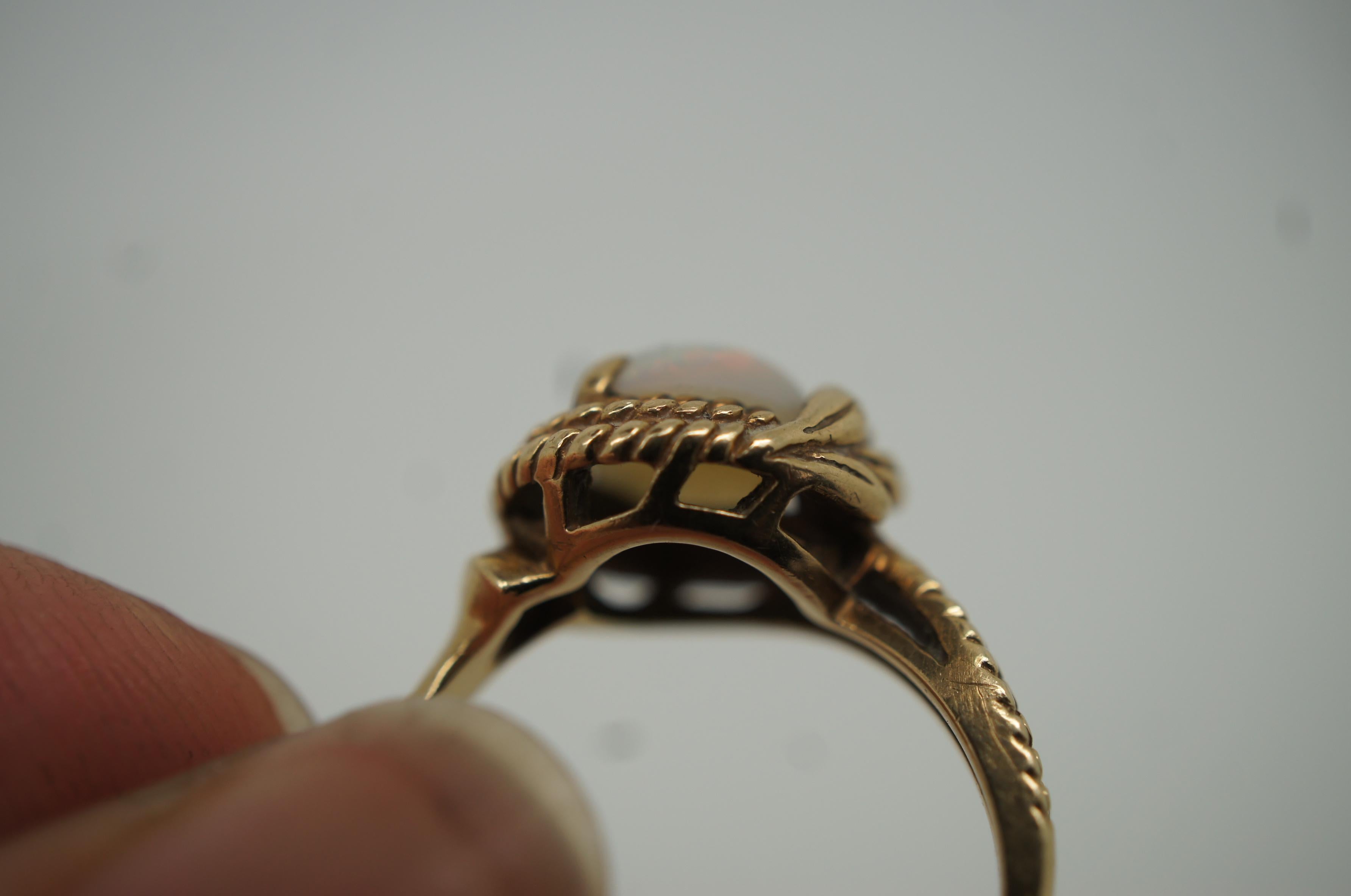 Antique Art Deco 10K Gold White Opal Rope Twist Leaf Ring 3.5g 4