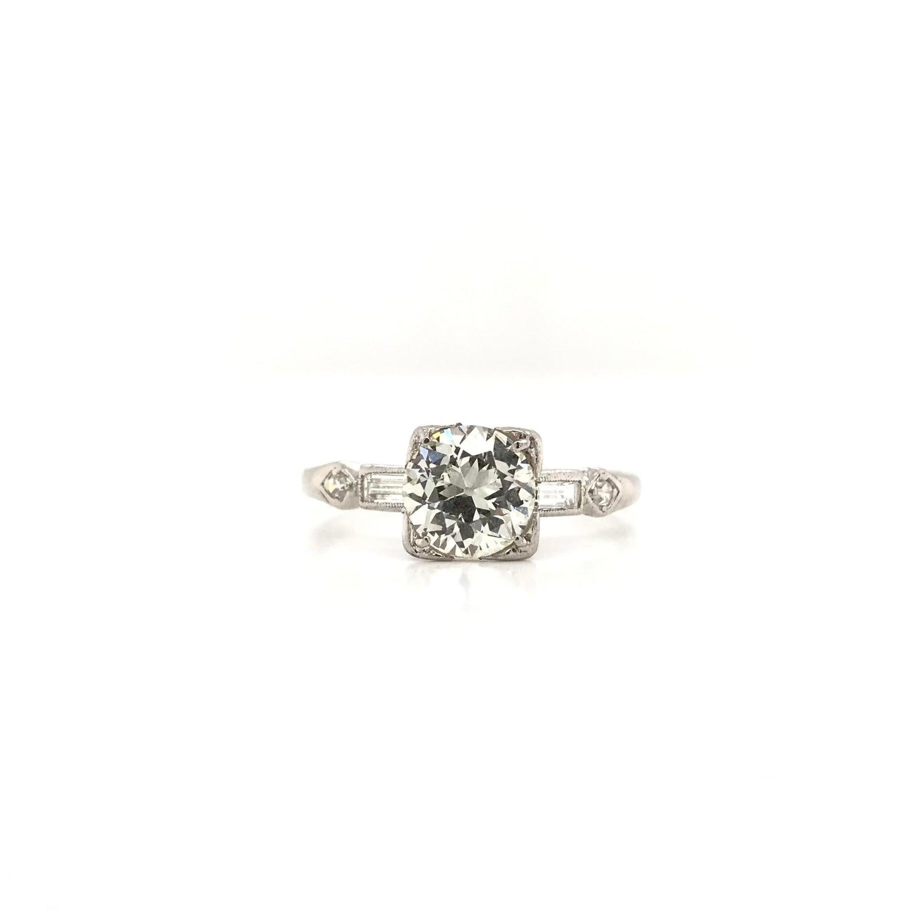 Antique Art Deco 1.12 Carat Diamond Platinum Solitaire Engagement Ring In Good Condition In Montgomery, AL