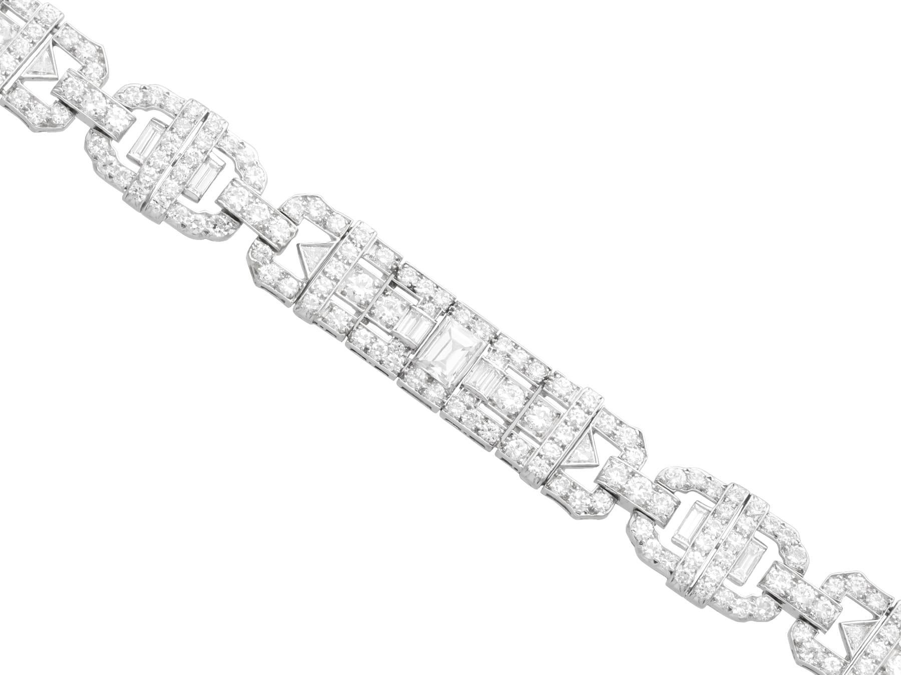 Antique Art Deco 11.75Ct Diamond and Platinum Bracelet Circa 1920 In Excellent Condition In Jesmond, Newcastle Upon Tyne