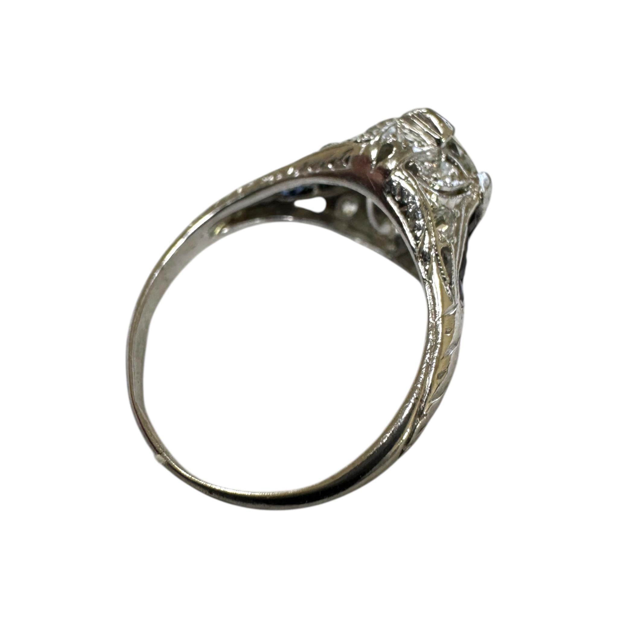 Bague de fiançailles Art déco ancienne en platine avec diamant de 1,25 carat et saphir en vente 5