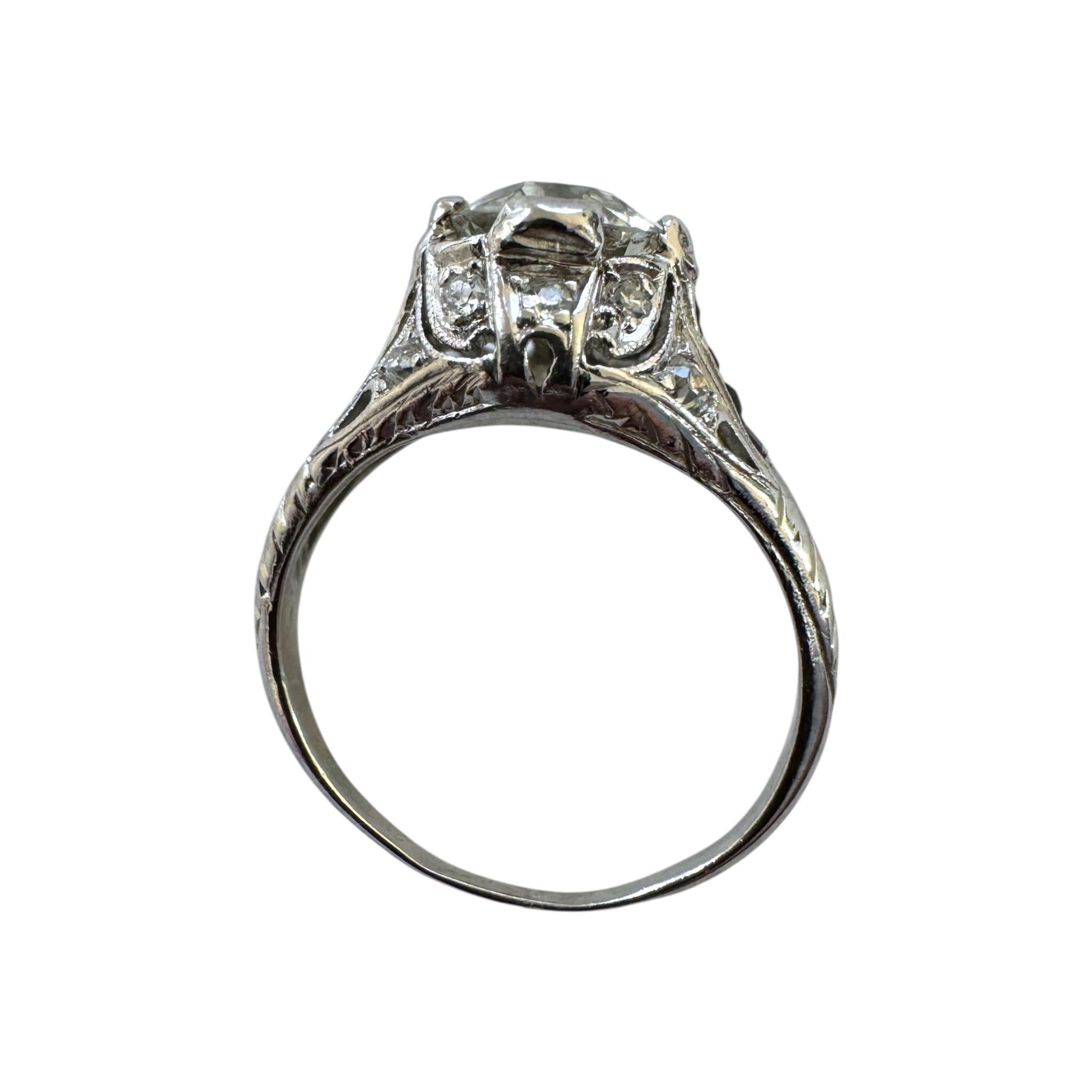 Bague de fiançailles Art déco ancienne en platine avec diamant de 1,25 carat et saphir en vente 4