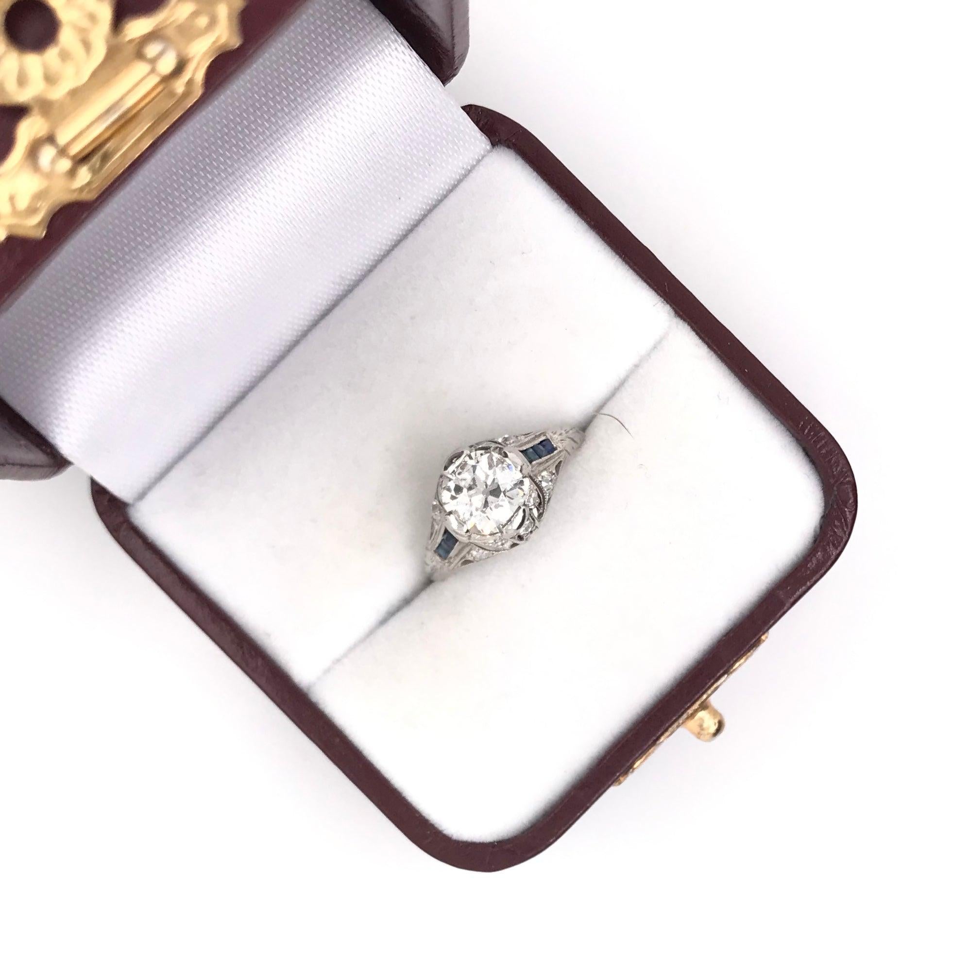 Antique Art Deco 1.25 Carat Diamond & Sapphire Filigree Solitaire Platinum Ring For Sale 2