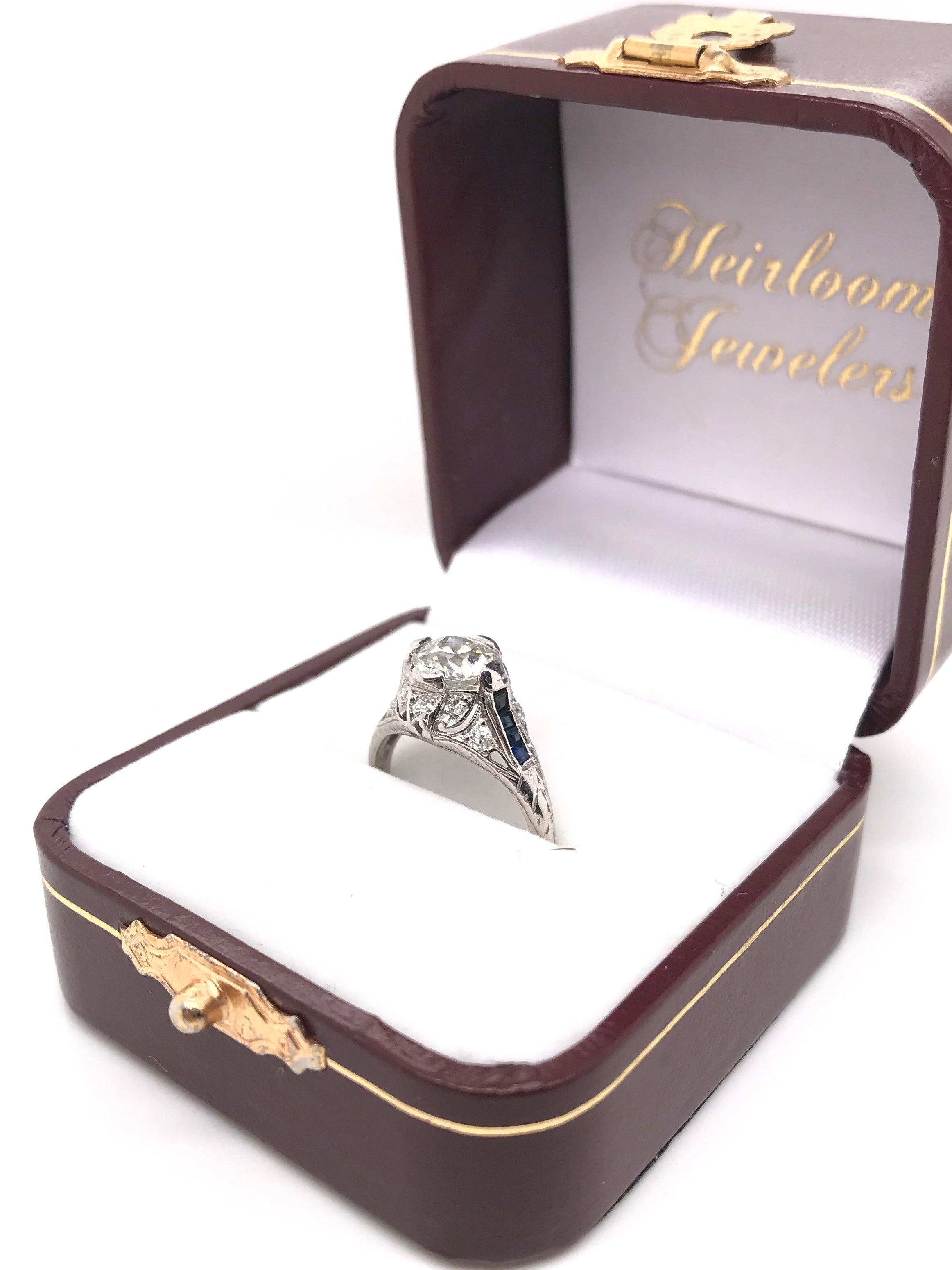 Antique Art Deco 1.25 Carat Diamond & Sapphire Filigree Solitaire Platinum Ring For Sale 4