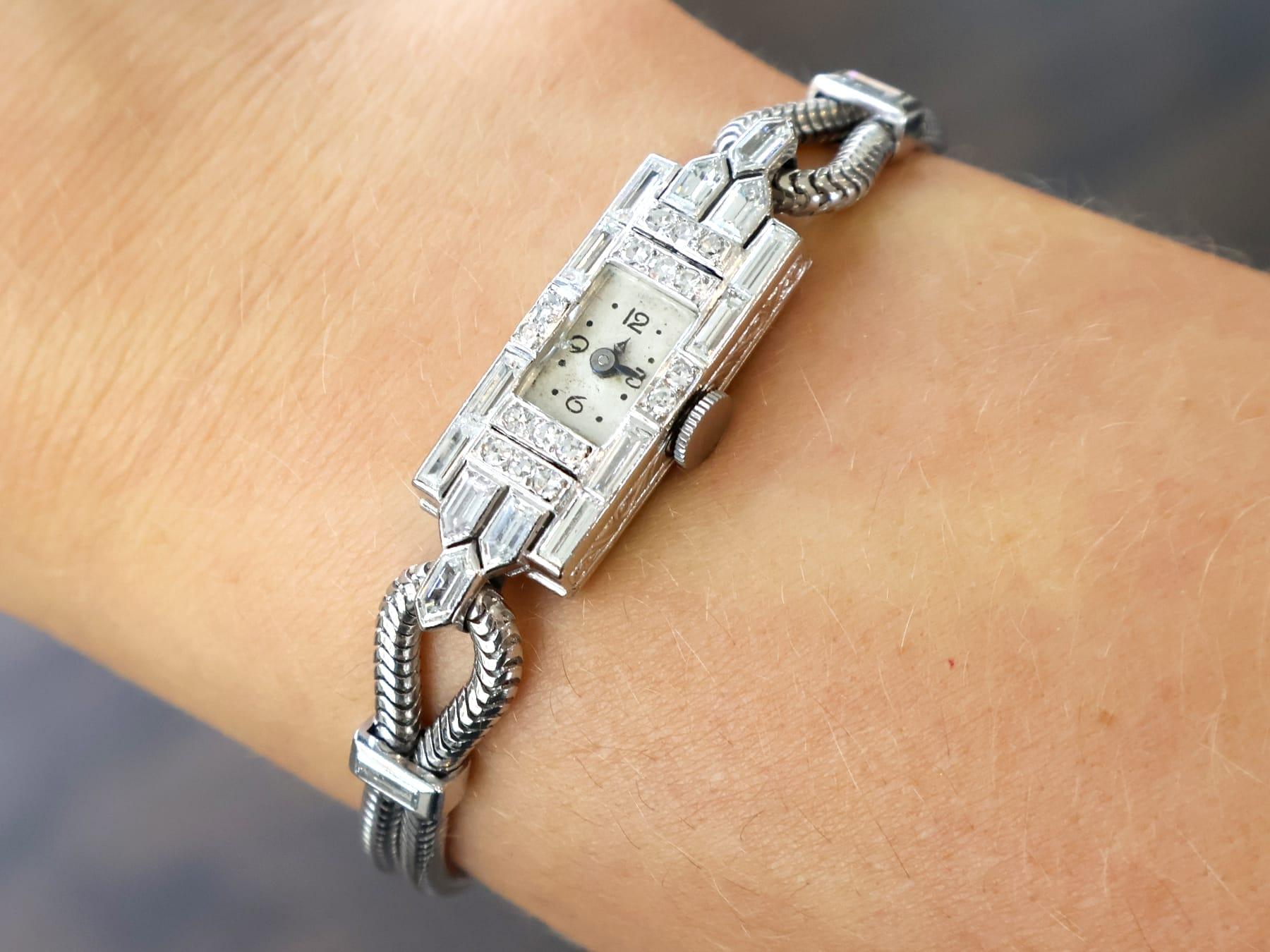 Antike Art Deco 1,30 Karat Diamant Platin Damen Cocktail Uhr CIRCA 1925 (Baguetteschliff) im Angebot