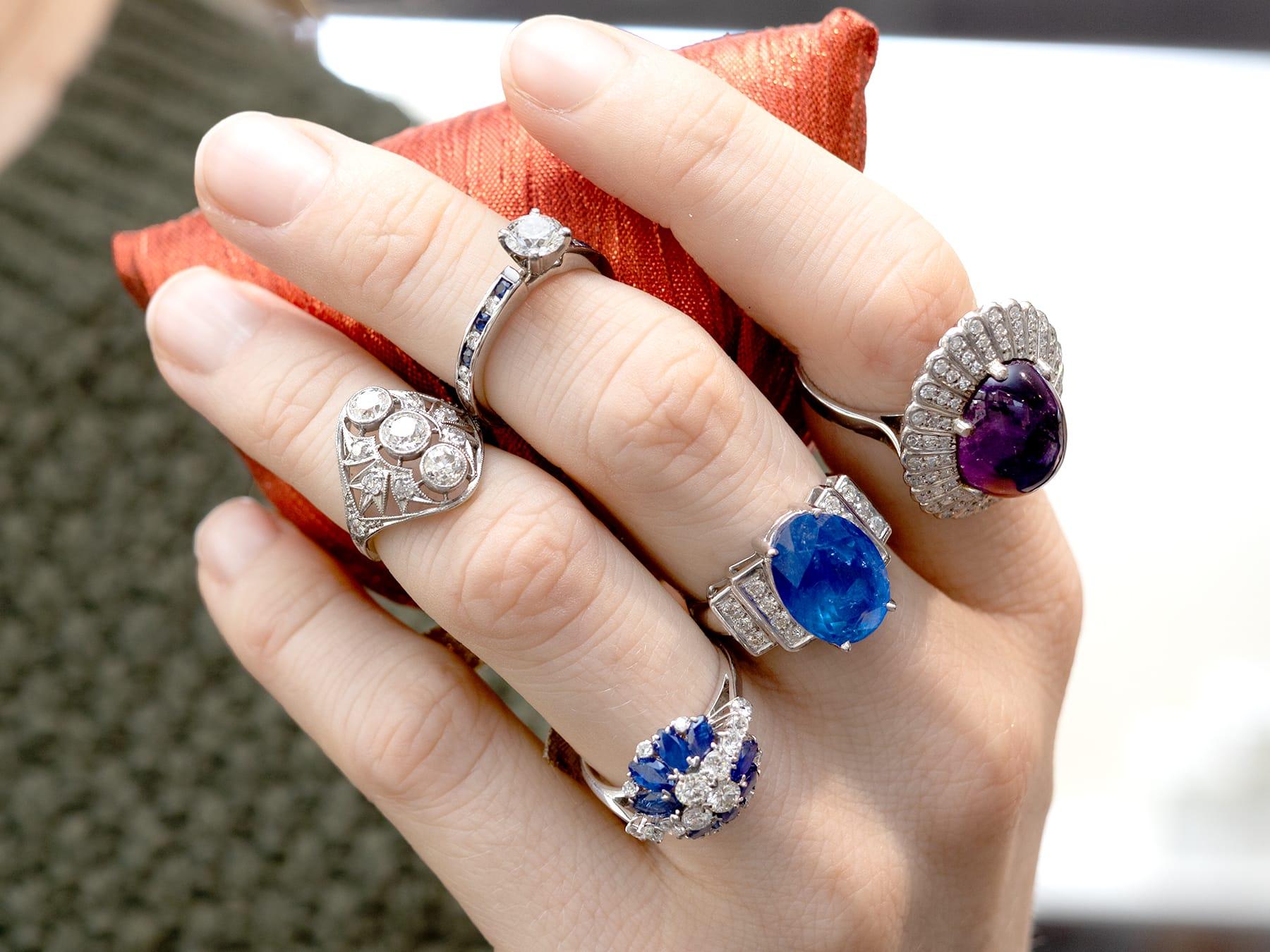 Ancienne bague habillée en platine et diamant de 1,39 carat Art Deco Circa 1920 Excellent état - En vente à Jesmond, Newcastle Upon Tyne