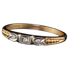 Antiker Art Deco 14 Karat Gelbgold 3-Stein-Diamant-Hochzeitsring
