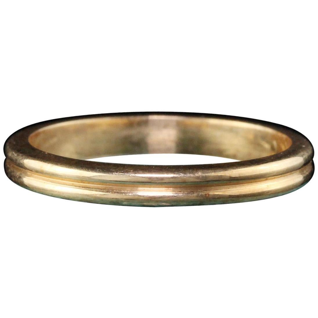 Antique Art Deco 14 Karat Yellow Gold Engraved Wedding Band For Sale