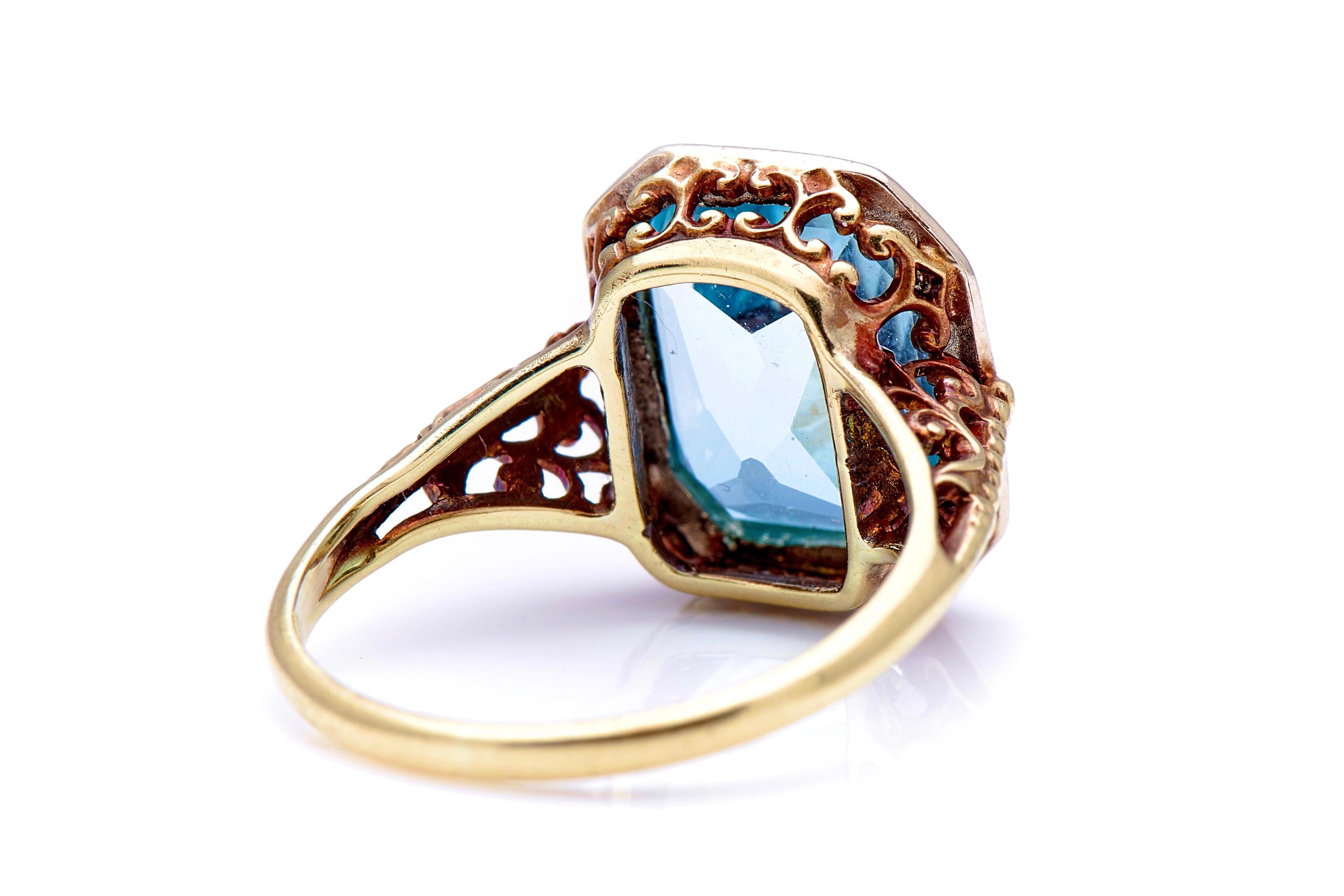 Taille émeraude Antique:: Art Deco:: 14 Carat Gold:: Single Aquamarine Ring