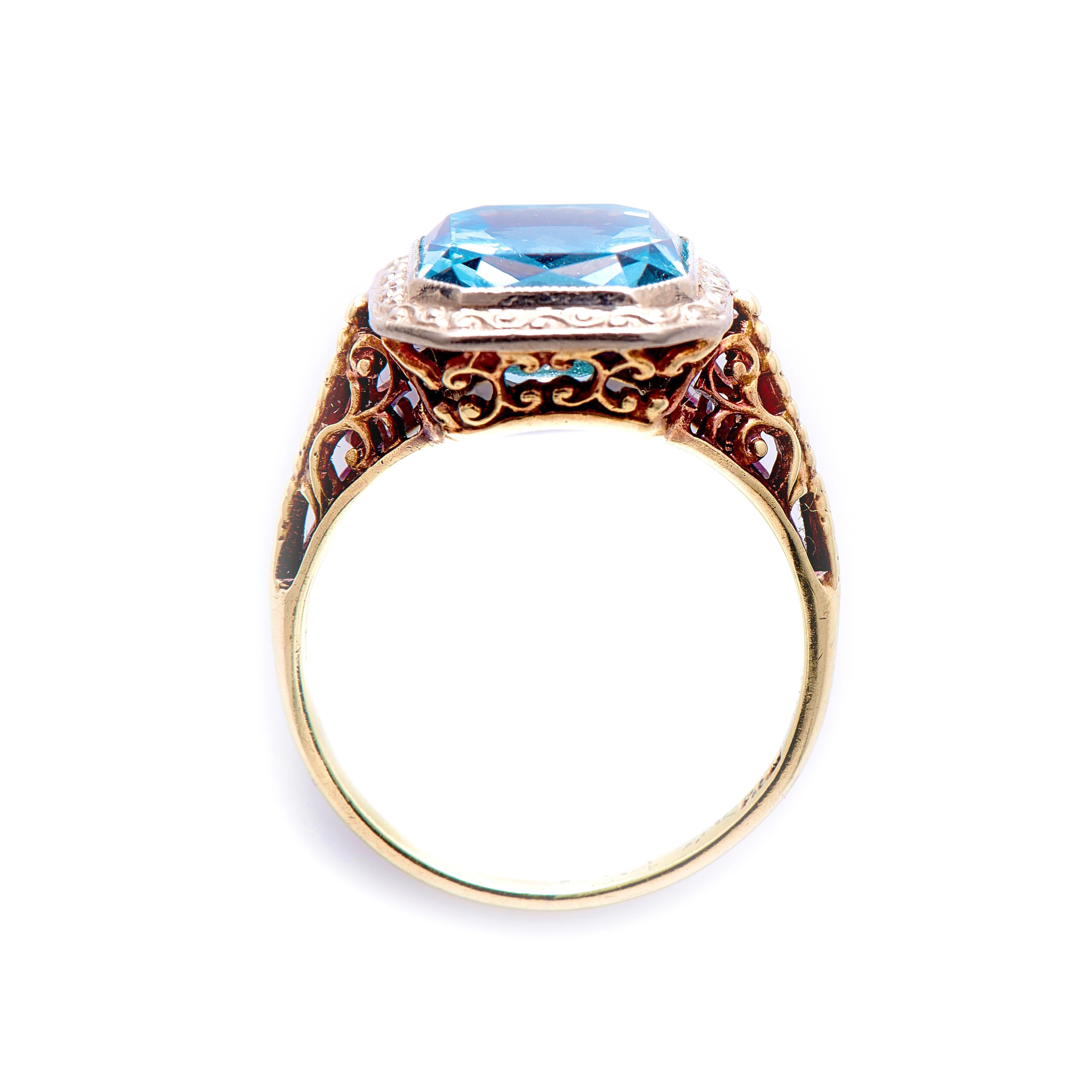 Antique:: Art Deco:: 14 Carat Gold:: Single Aquamarine Ring Excellent état à Rochford, Essex