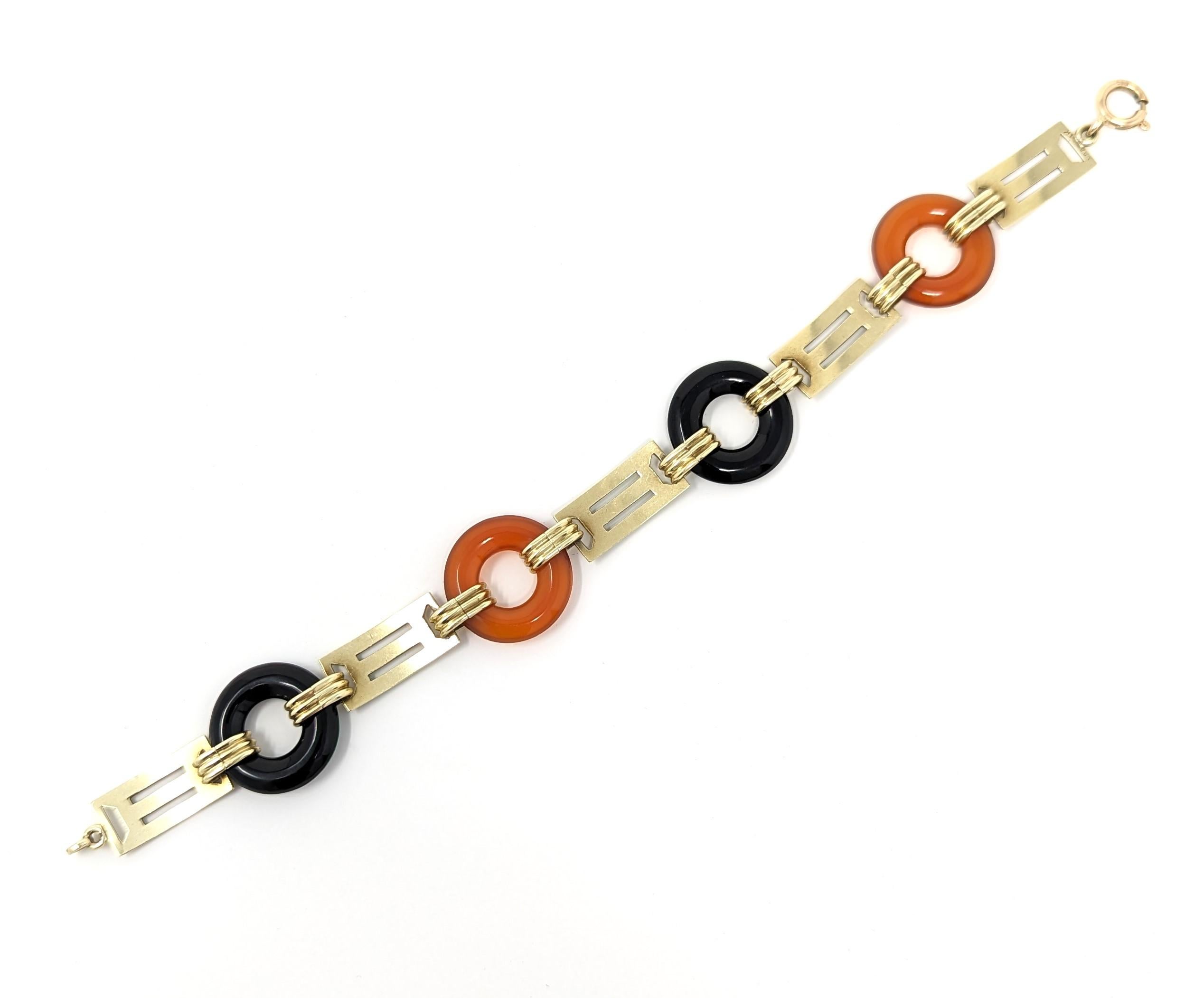 Taille ronde Bracelet art déco ancien en or jaune massif 14 carats, émail, onyx et cornaline en vente