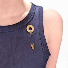 Antique Art Deco 14K Gold and Carved Agate Jabot Pin