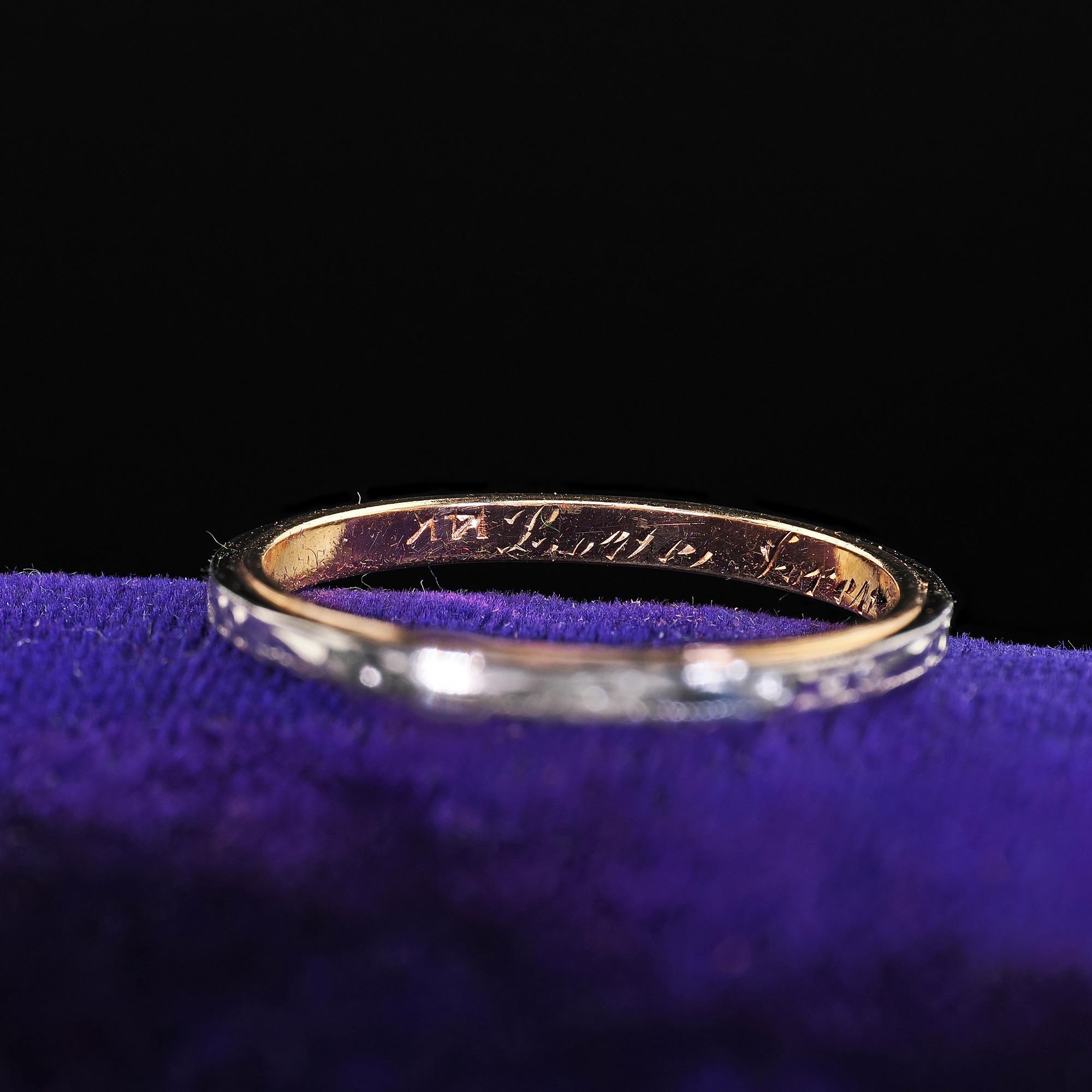Antique Art Deco 14K Gold and Platinum Engraved Wedding Band Ring - Size 6 3/4 For Sale 1