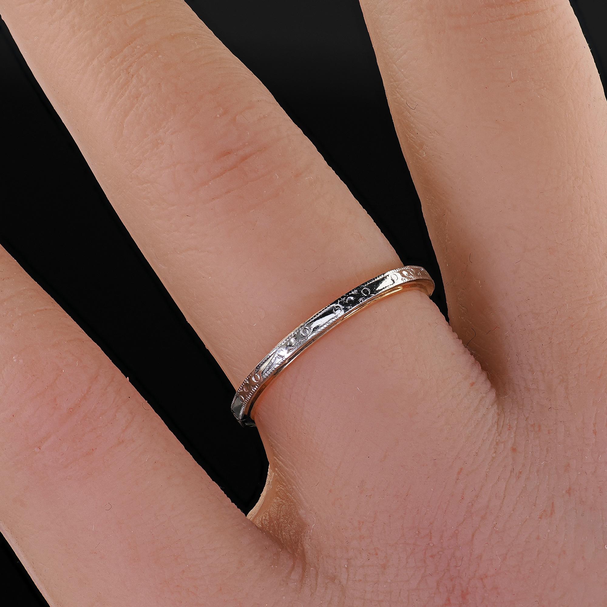 Antique Art Deco 14K Gold and Platinum Engraved Wedding Band Ring - Size 6 3/4 For Sale 5