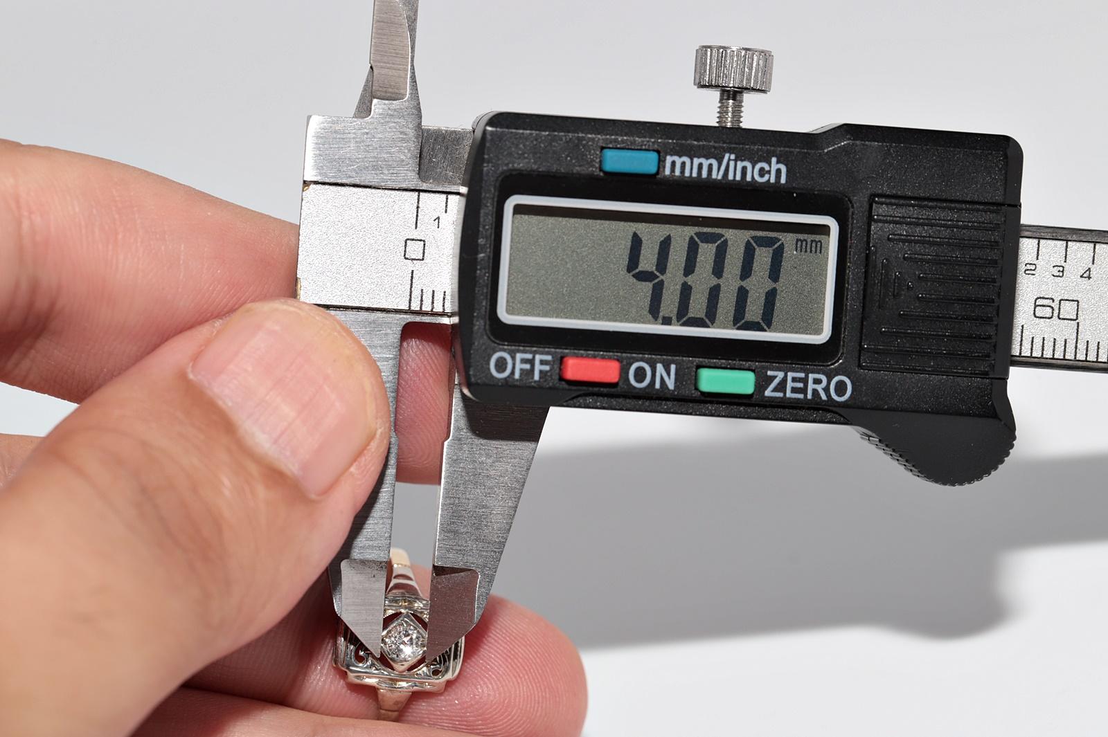 Antiker Art Deco 14k Gold Natürlicher Altschliff Diamant Verzierter Solitär Ring im Angebot 10