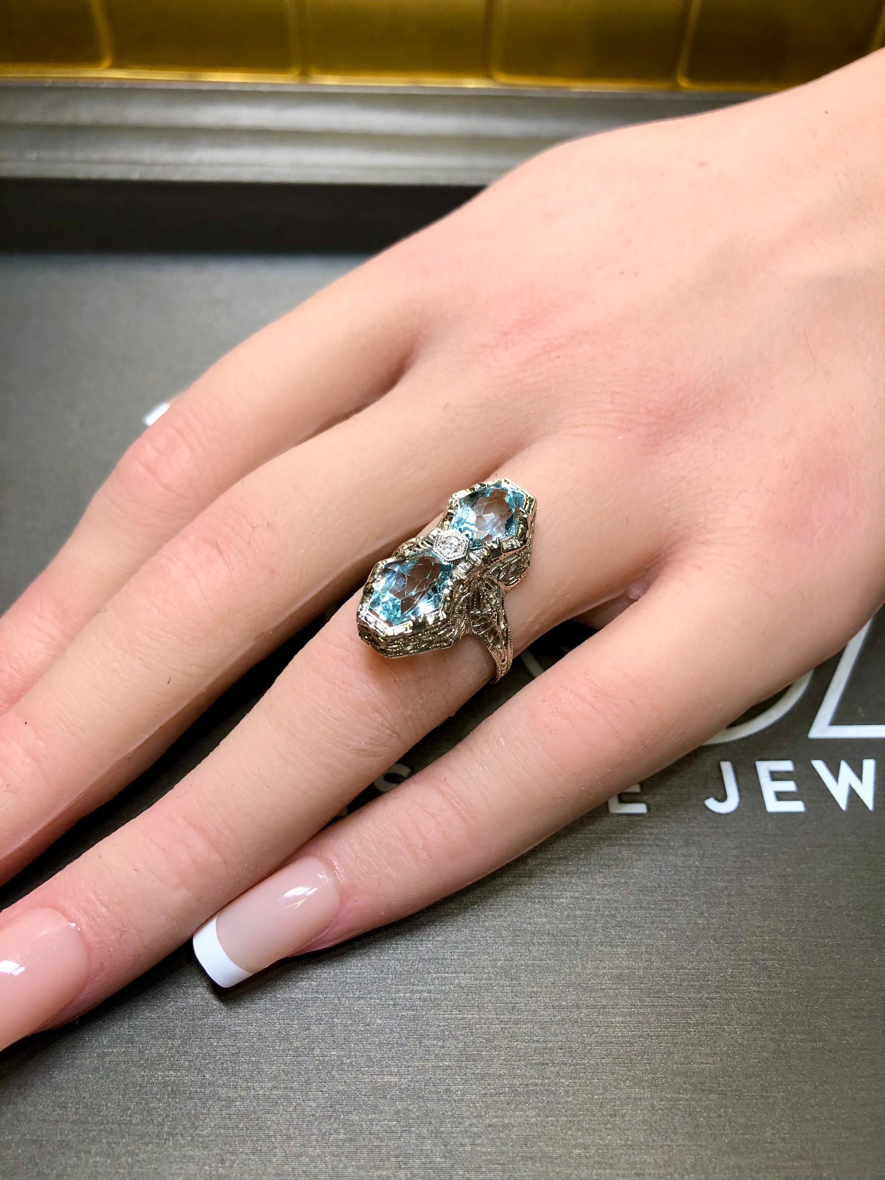 Antique Art Deco 14K Kite Aquamarine Diamond North South Filigree Cocktail Ring For Sale 5