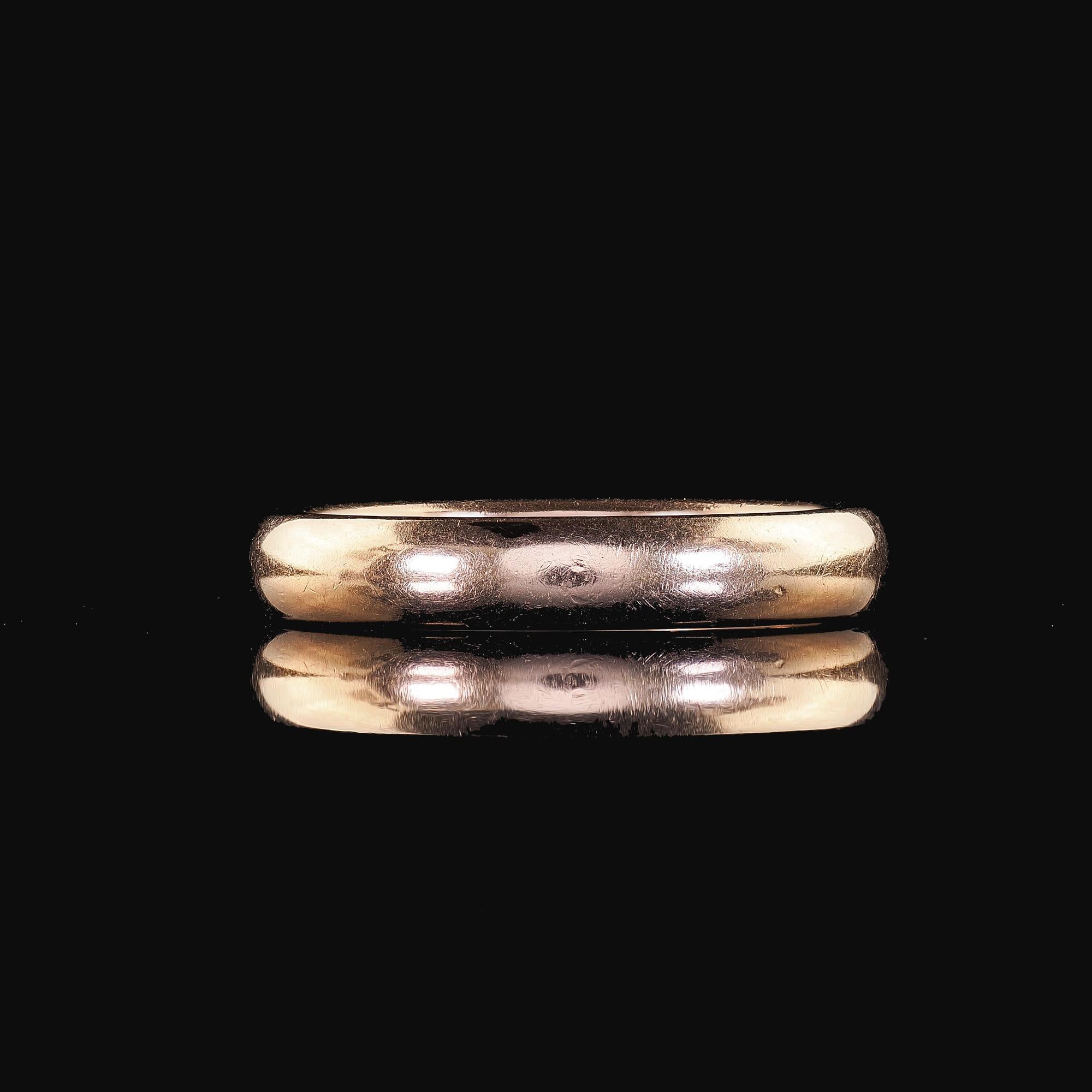 Antique Art Deco 14K Rose Gold Classic Wedding Band Ring - Size 5 For Sale 1