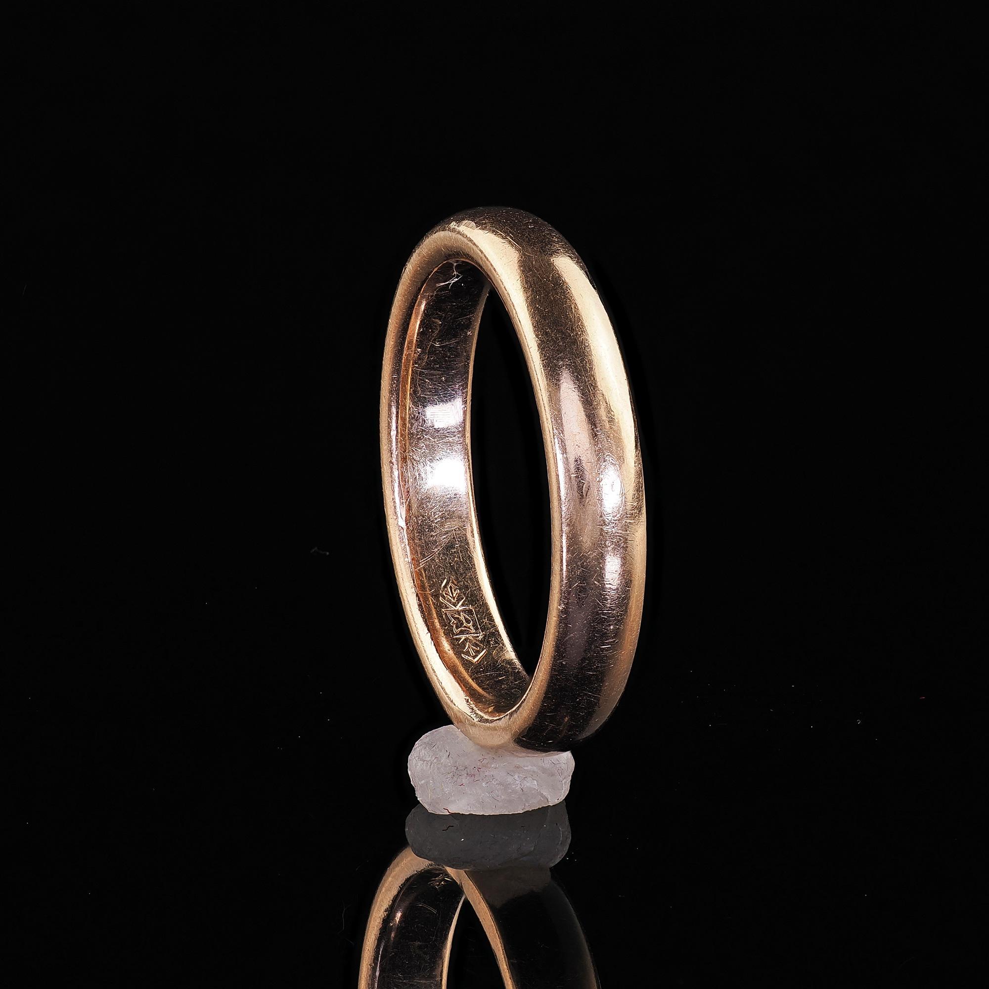Antique Art Deco 14K Rose Gold Classic Wedding Band Ring - Size 5 For Sale 2