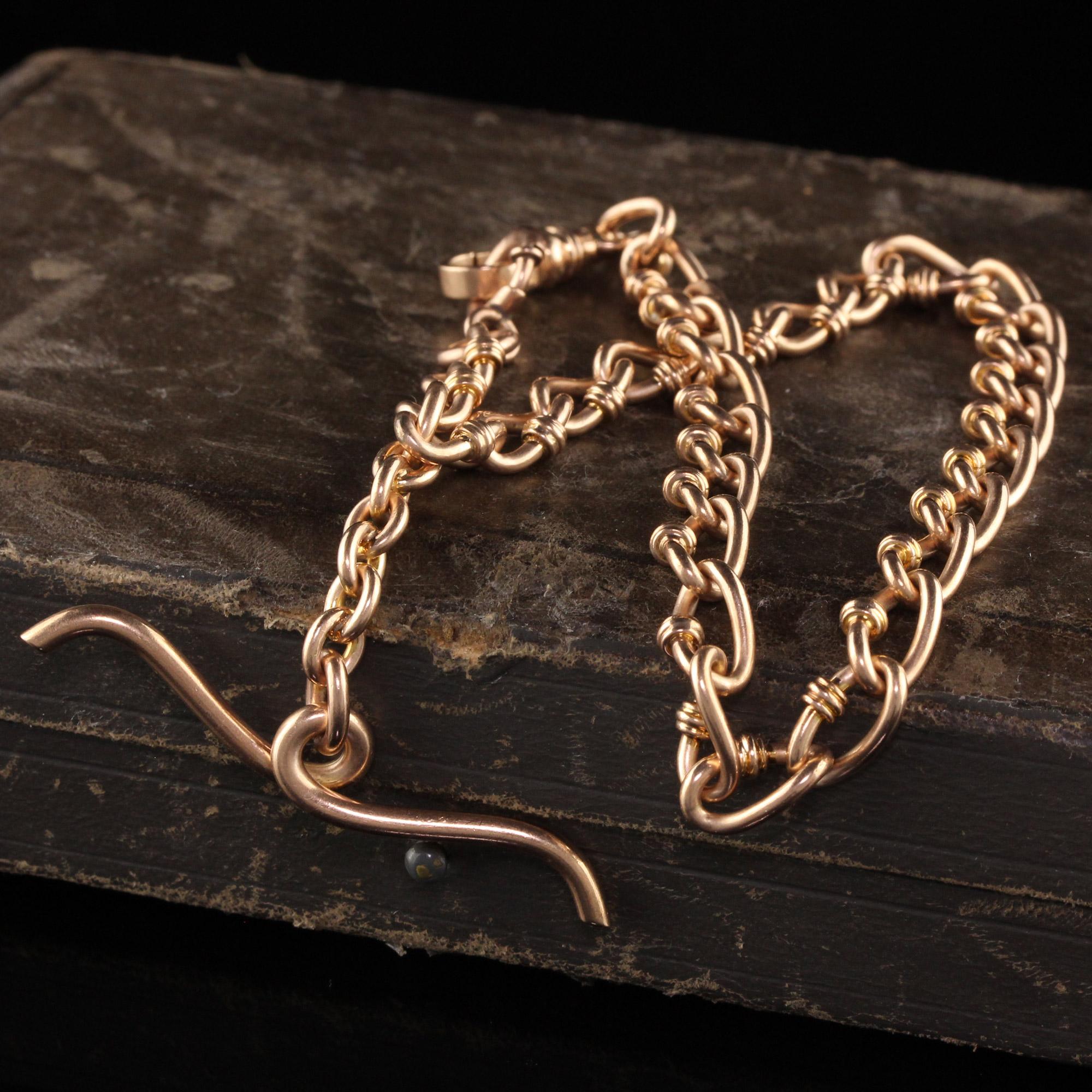 Schöne antike Art Deco 14K Rose Gold komplizierte Link Watch Fob Halskette - 12,5 Zoll. Diese wunderschöne Halskette mit Uhrenanhänger ist aus 14 Karat Roségold gefertigt. Die Kette ist mit einer schönen Gliederkette versehen, an der auch eine
