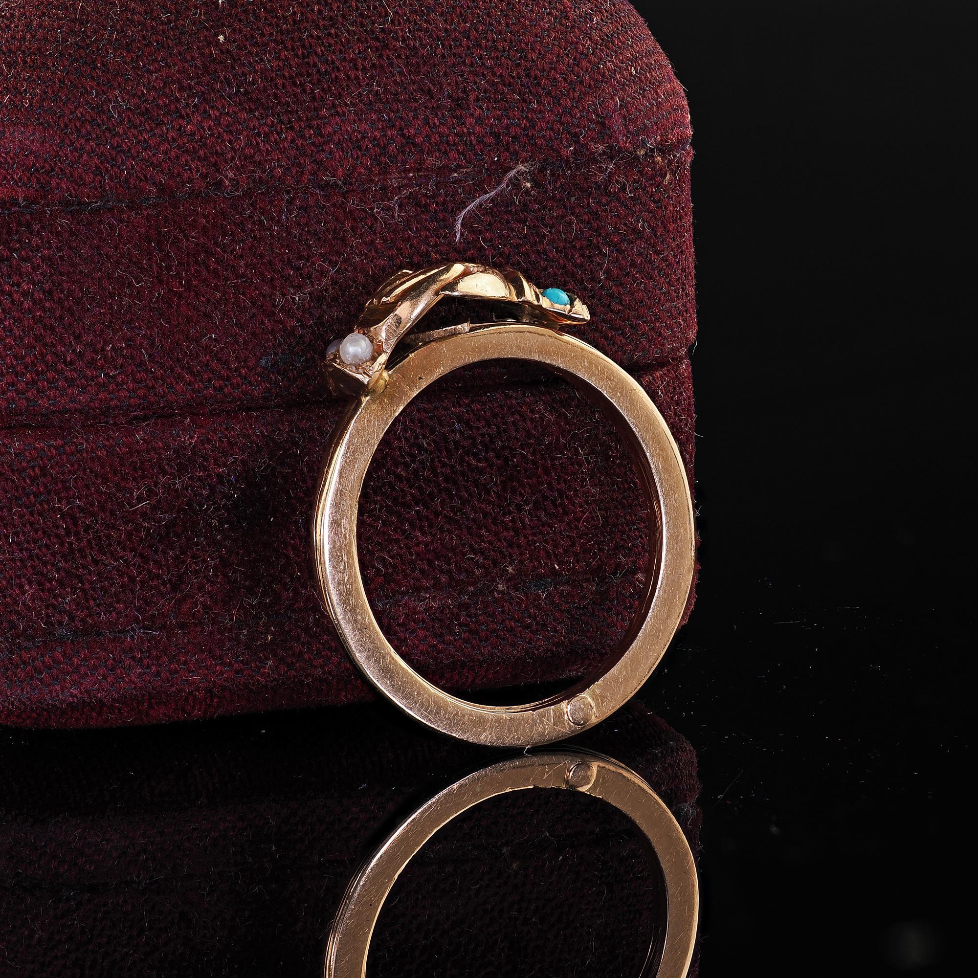 Anillo Antiguo Art Decó de Oro Rosa de 14K con Turquesa y Perla Fede Corazón en Mano en Bueno estado para la venta en Great Neck, NY