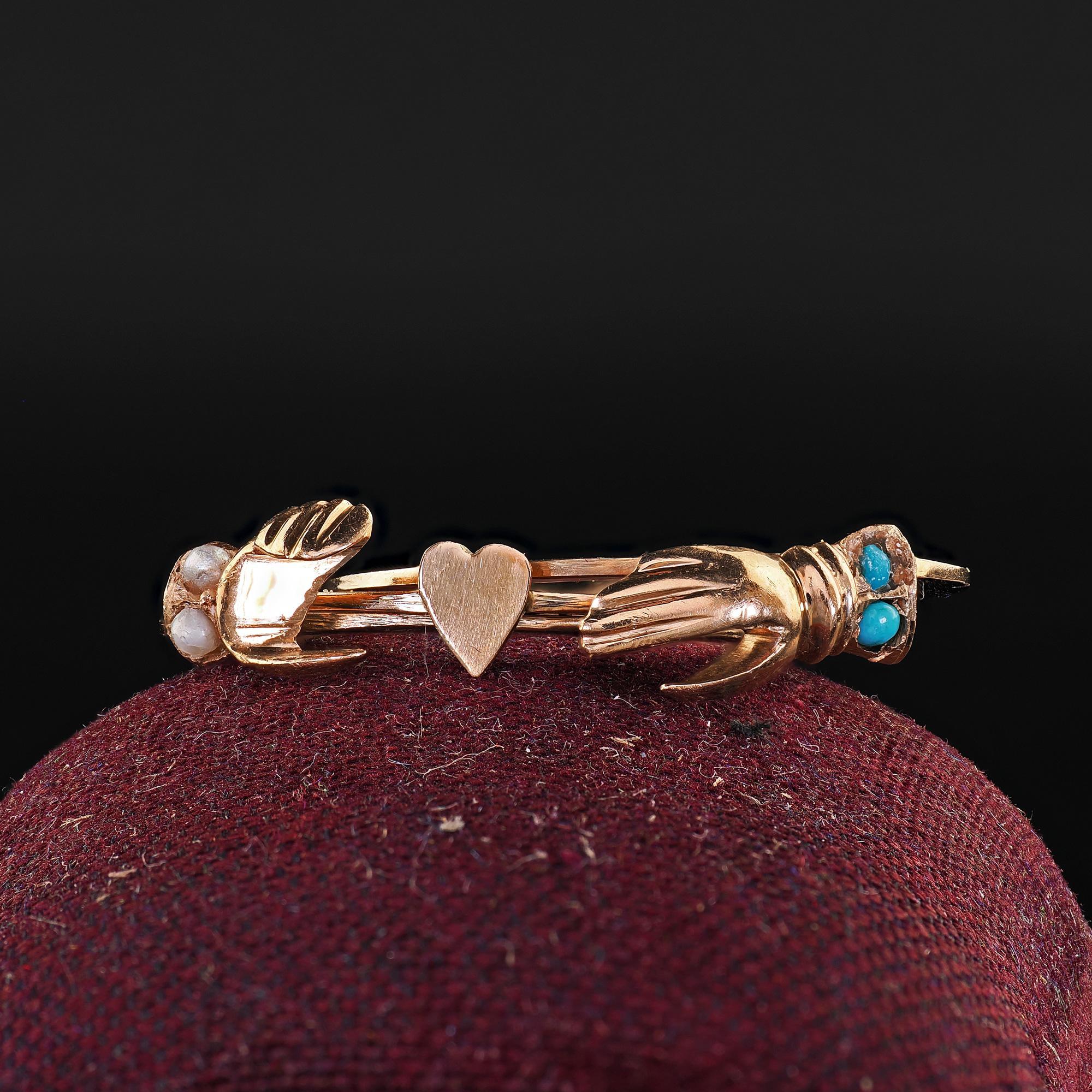 Anillo Antiguo Art Decó de Oro Rosa de 14K con Turquesa y Perla Fede Corazón en Mano en venta 2