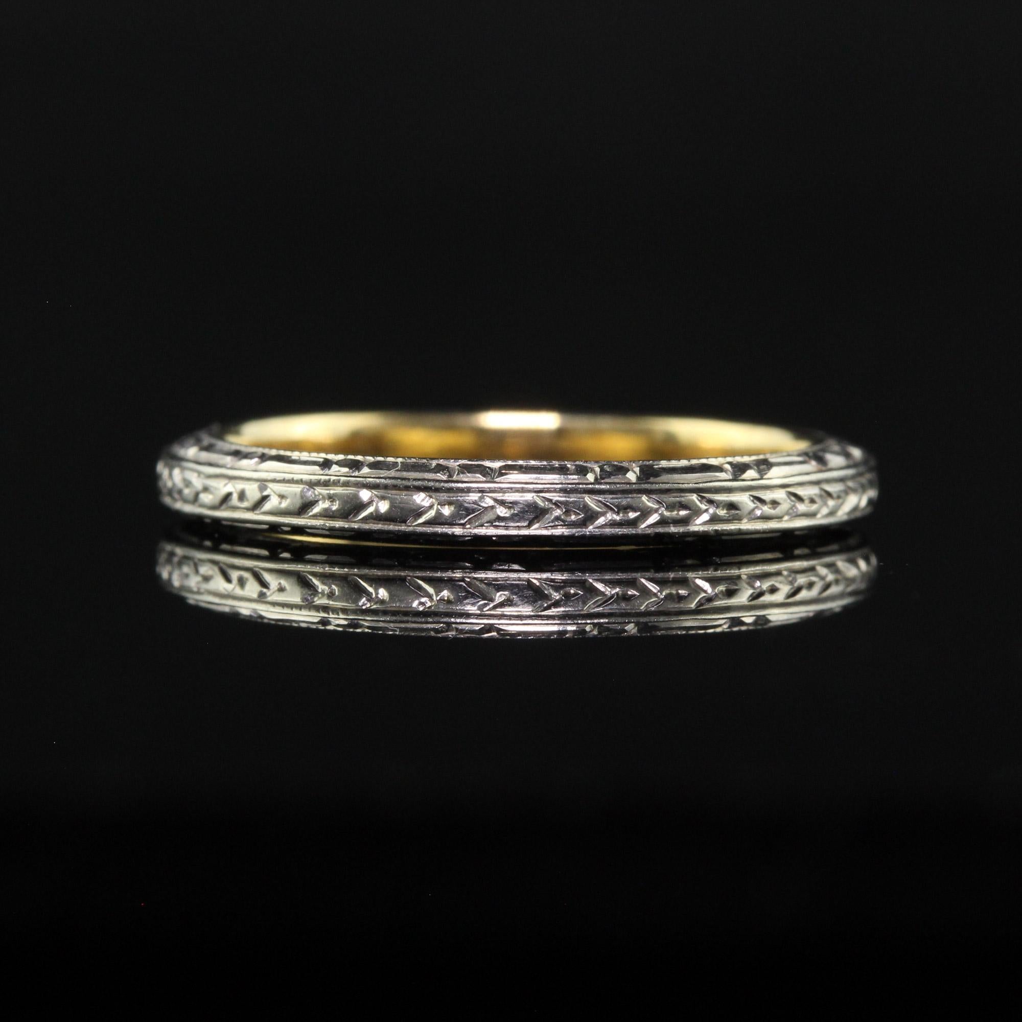Antique Art Deco 14K Two Tone Engraved Wedding Band - Size 5 1/4 For Sale 2