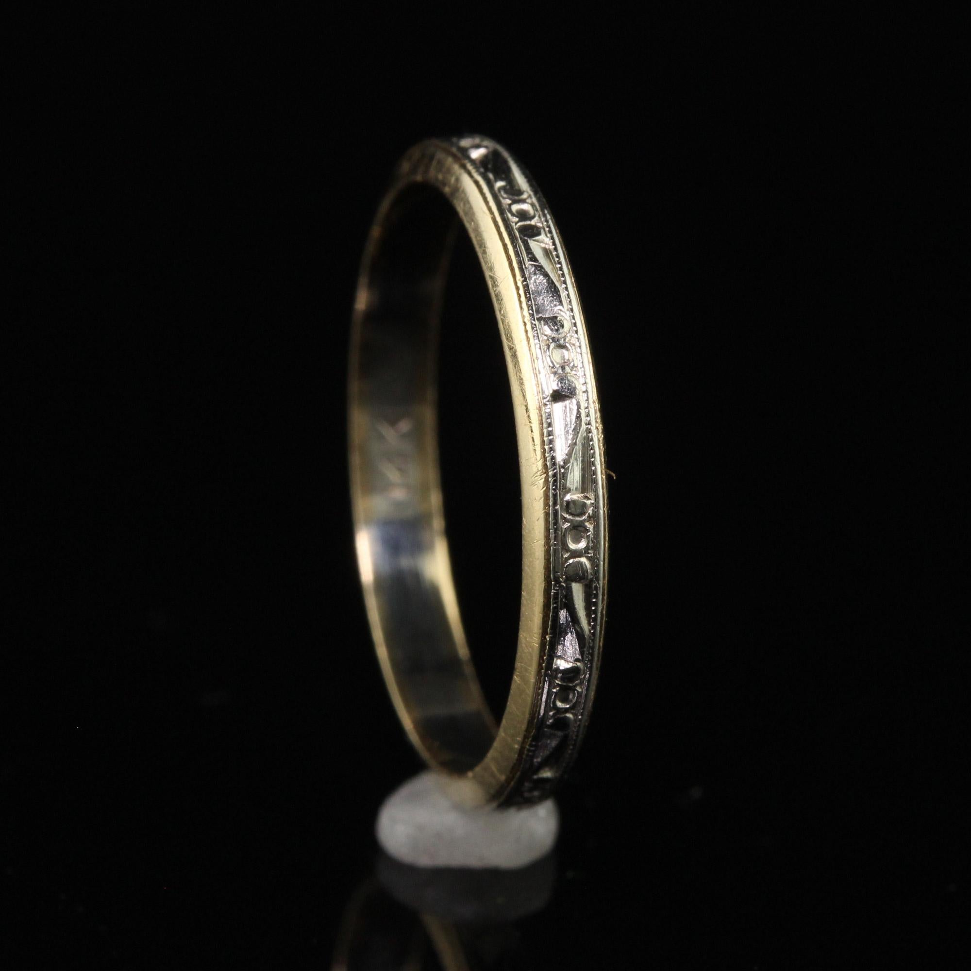 Antique Art Deco 14K Two Tone Engraved Wedding Band - Size 6 1/2 For Sale 1