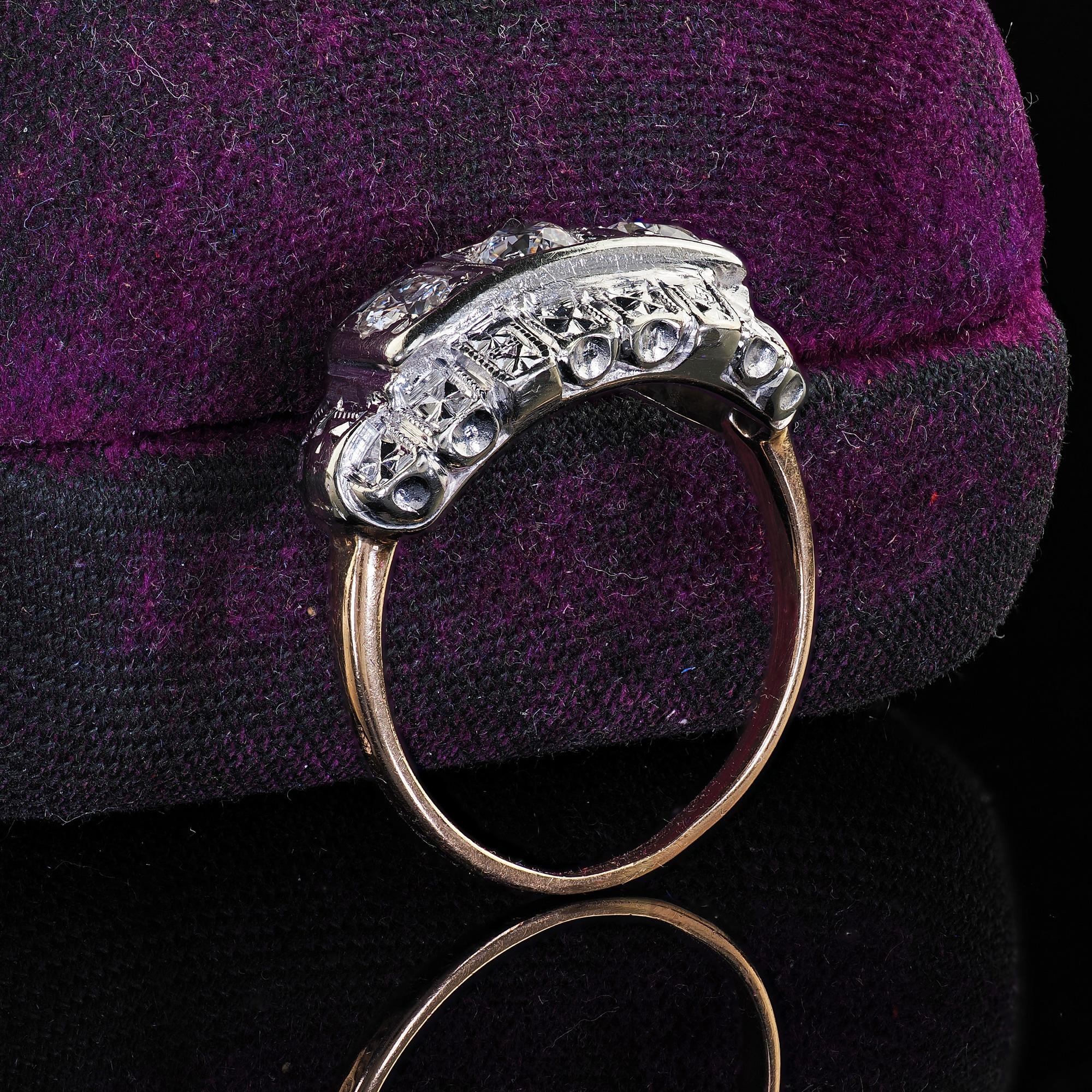 Antiguo Anillo de Diamantes Art Decó 14K Dos Tonos Corte Europeo Antiguo Tres Piedras Corte europeo antiguo en venta