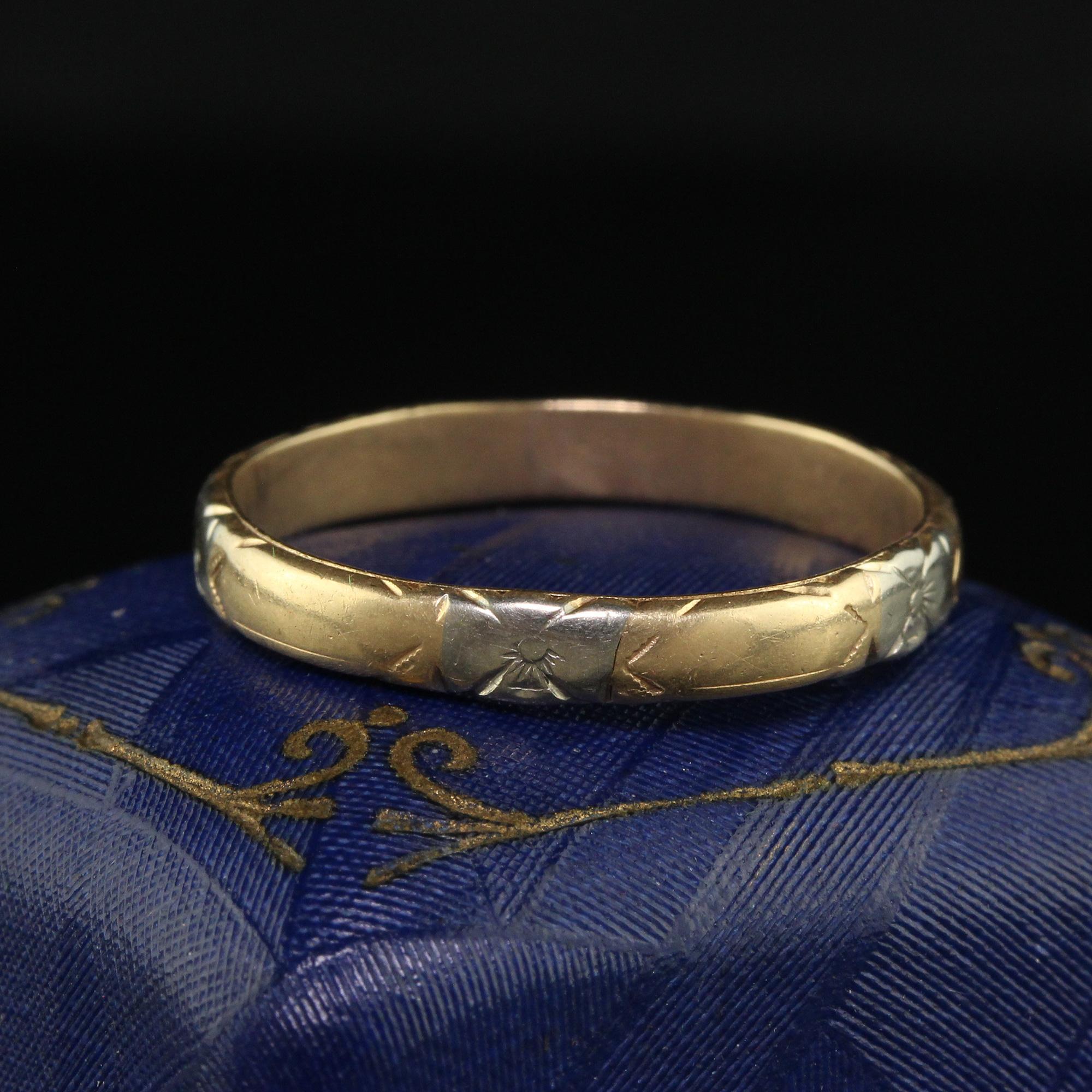Women's Antique Art Deco 14K Two Tone Yellow Gold Engraved Wedding Band - Size 9 For Sale