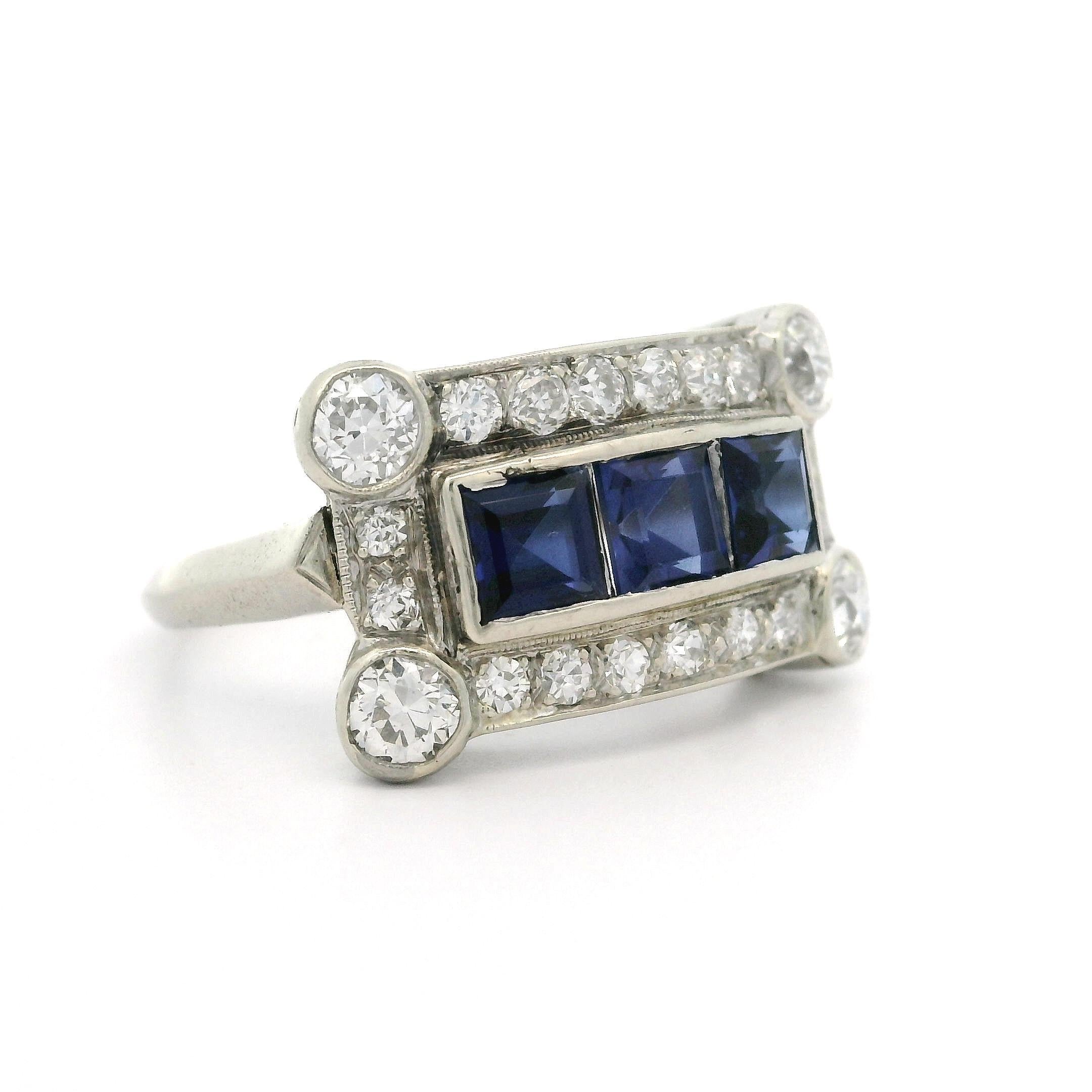 Antiker Art Deco 14k Weißgold 0,70ctw Diamant & Saphir East West Sattelring im Angebot 1
