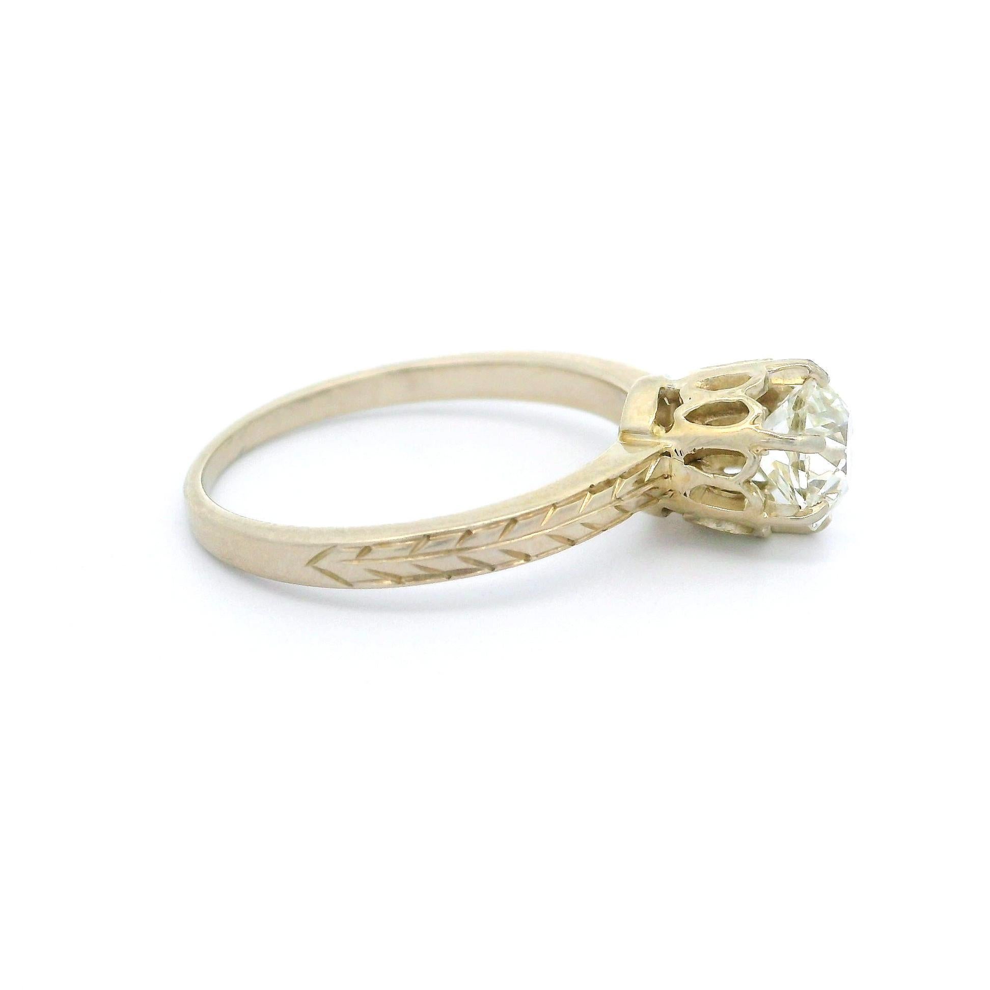Anello solitario con diamante europeo antico Art Deco in oro bianco 14k 0,72ct in vendita 4