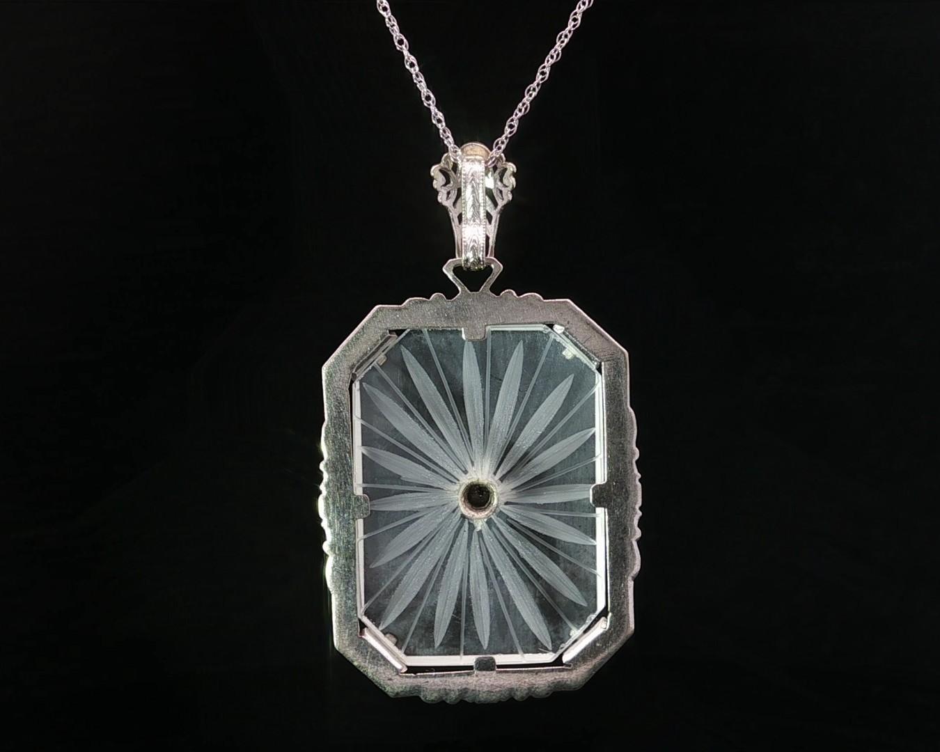 Collana con ciondolo a filigrana in vetro canforato in oro bianco 14k. in vendita 1