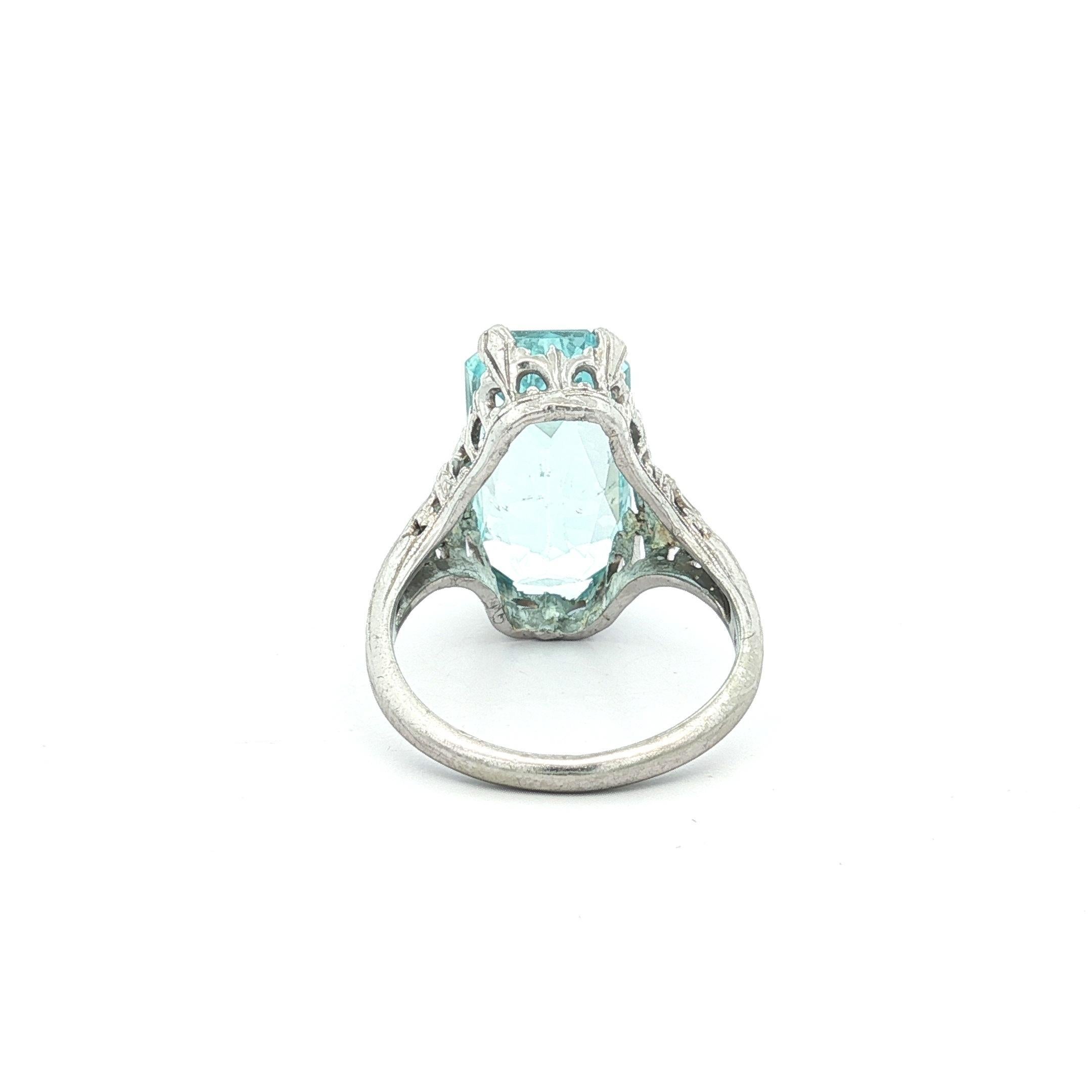 Anello antico Art Deco in oro bianco 14k rettangolare allungato con acquamarina in filigrana in vendita 3