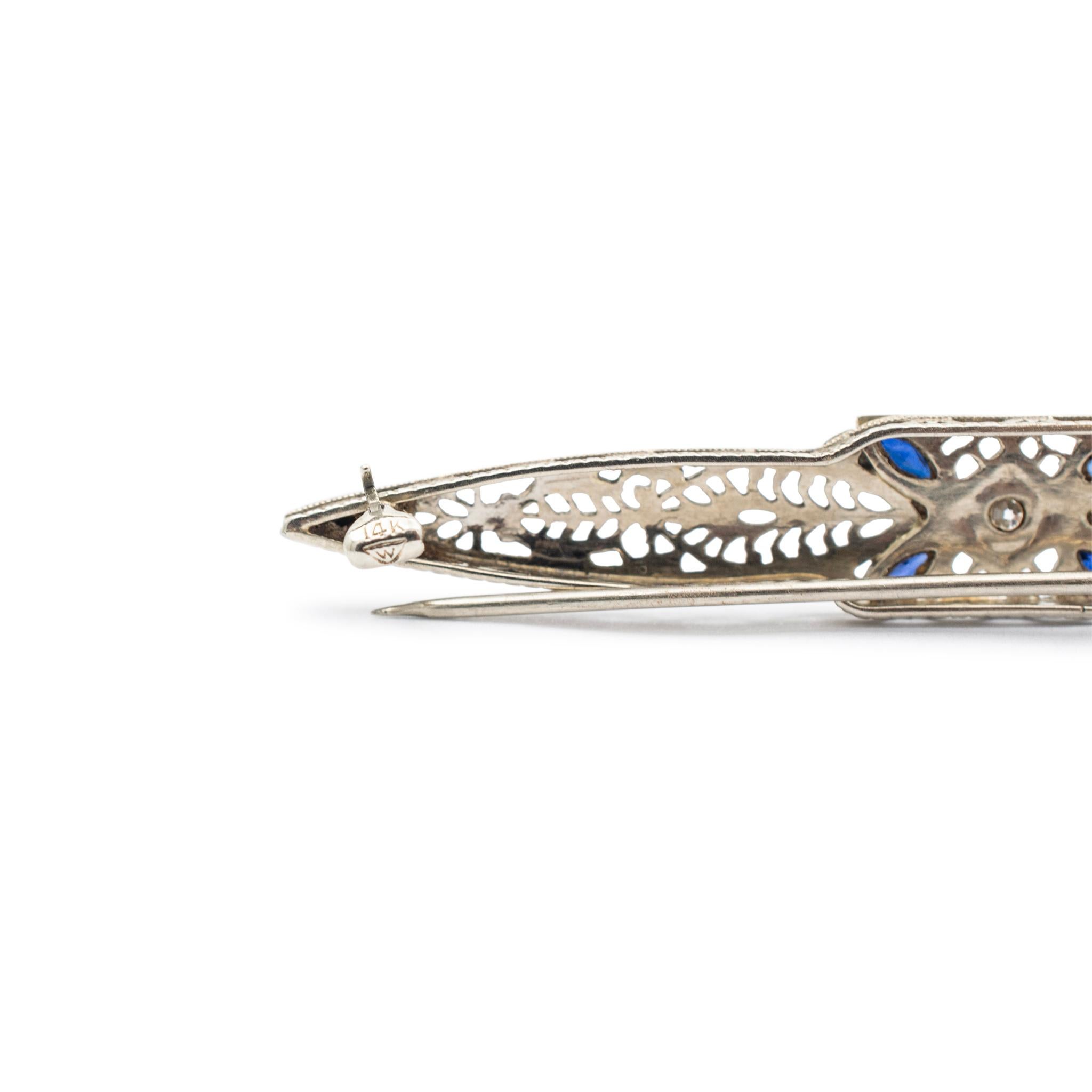 Antique Art Deco 14K White Gold Filigreed Diamond Sapphires Brooch In Excellent Condition For Sale In Houston, TX