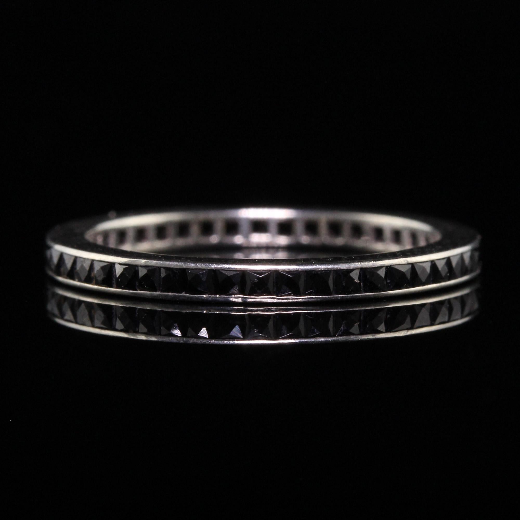 Antique Art Deco 14k White Gold French Cut Onyx Eternity Band In Good Condition For Sale In Great Neck, NY