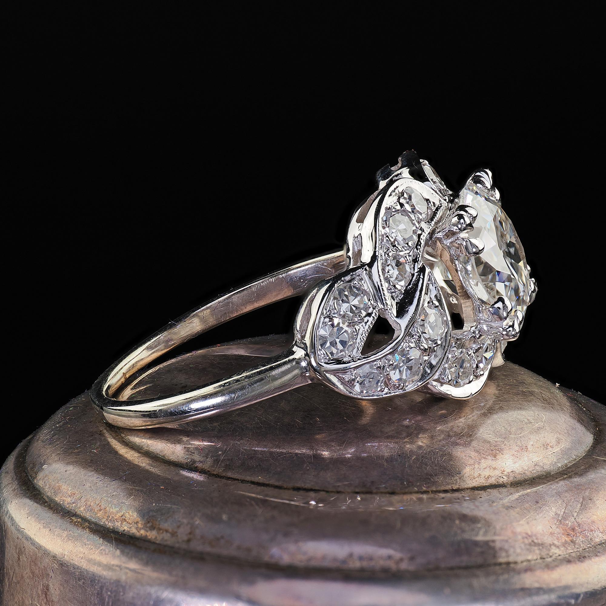 Bague de fiançailles Art déco ancienne en or blanc 14 carats avec diamants taille ancienne - GIA Bon état - En vente à Great Neck, NY