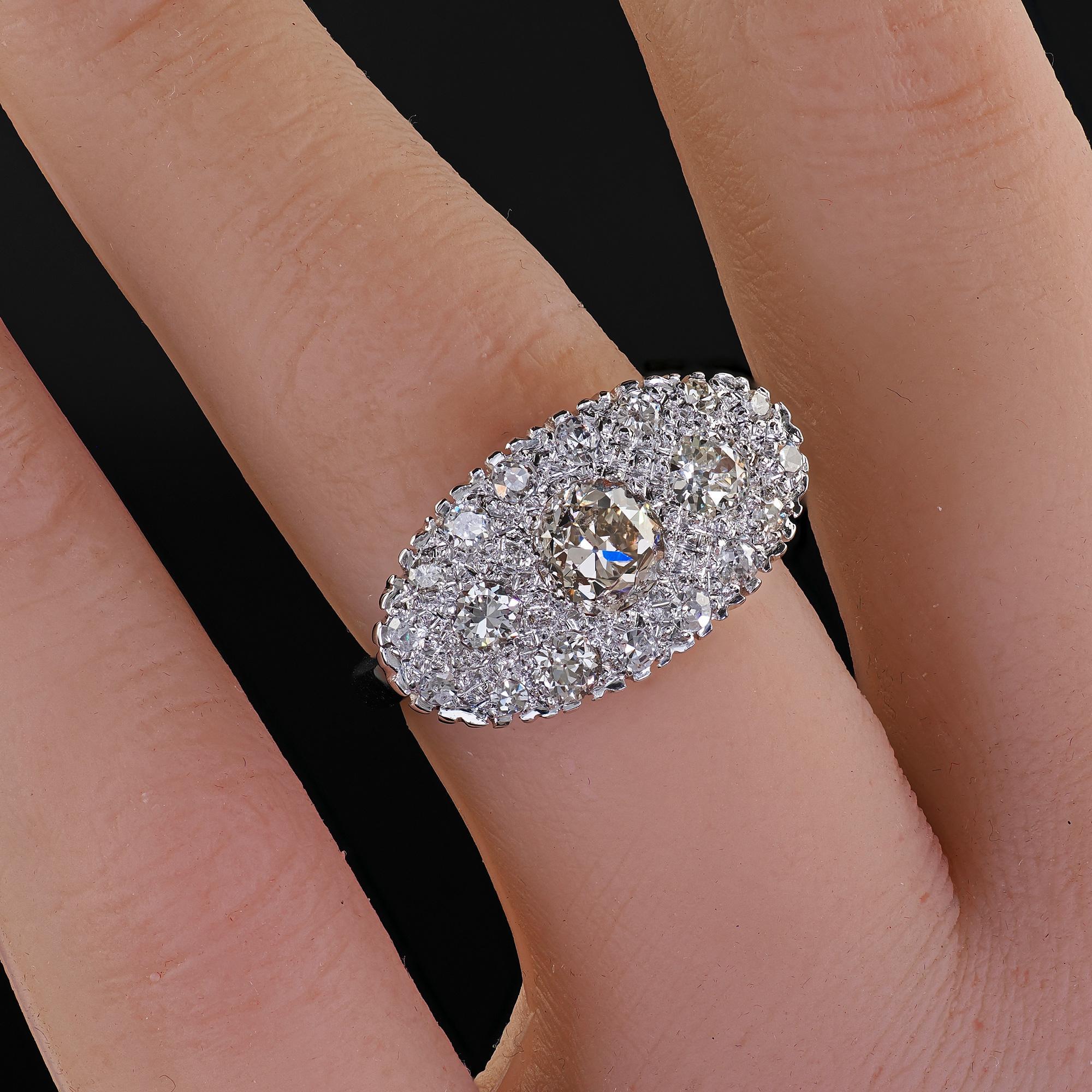 Antiker Art Deco 14K Weißgold Old European Diamond Cluster Saddle Ring im Angebot 4