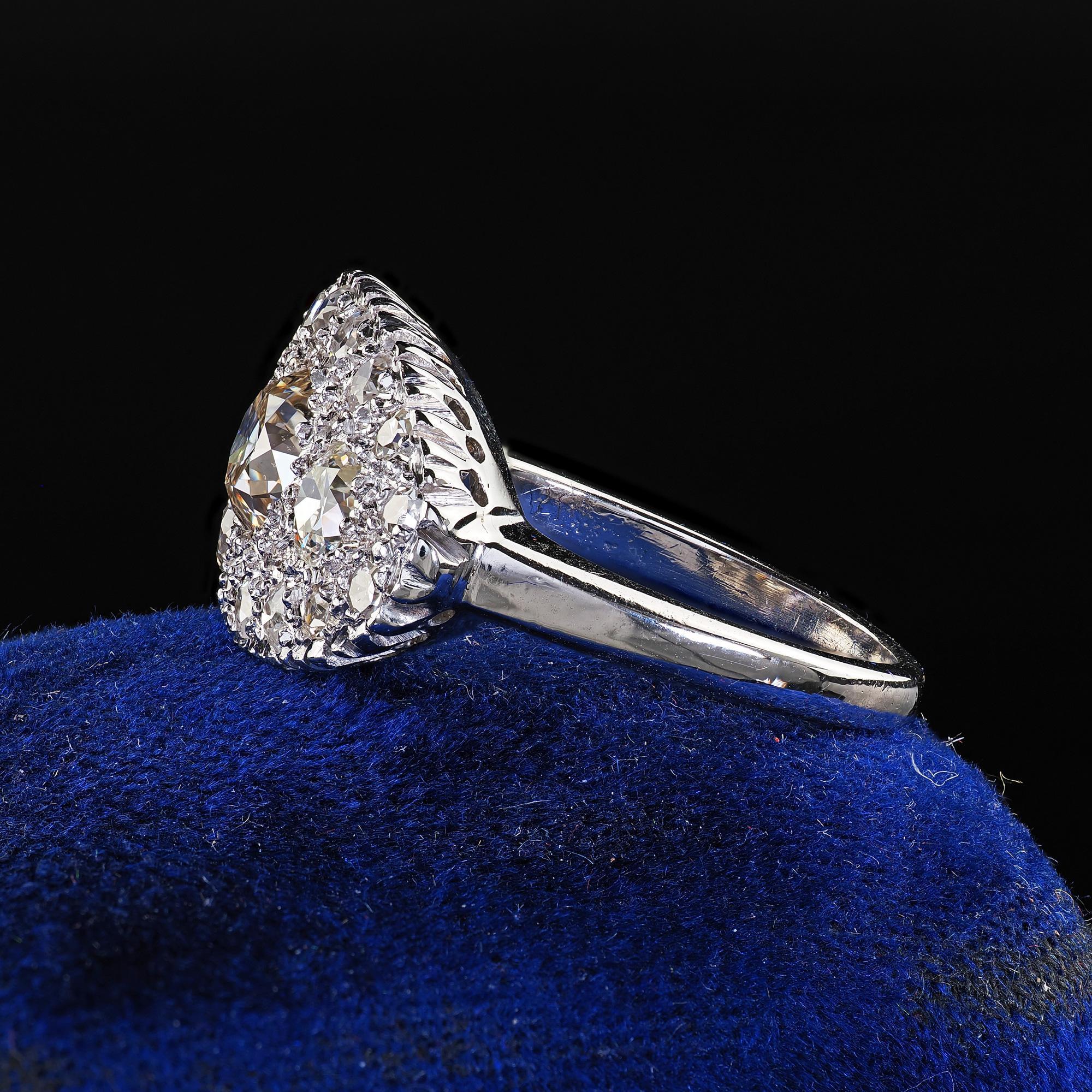 Antiker Art Deco 14K Weißgold Old European Diamond Cluster Saddle Ring im Zustand „Gut“ im Angebot in Great Neck, NY