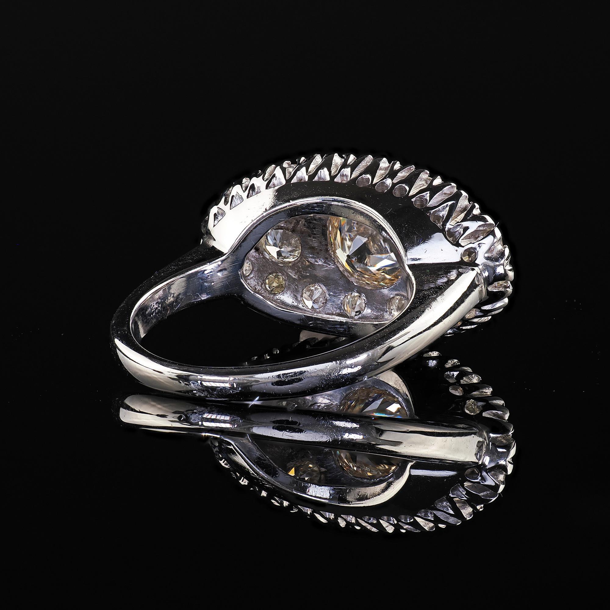 Antiker Art Deco 14K Weißgold Old European Diamond Cluster Saddle Ring im Angebot 2
