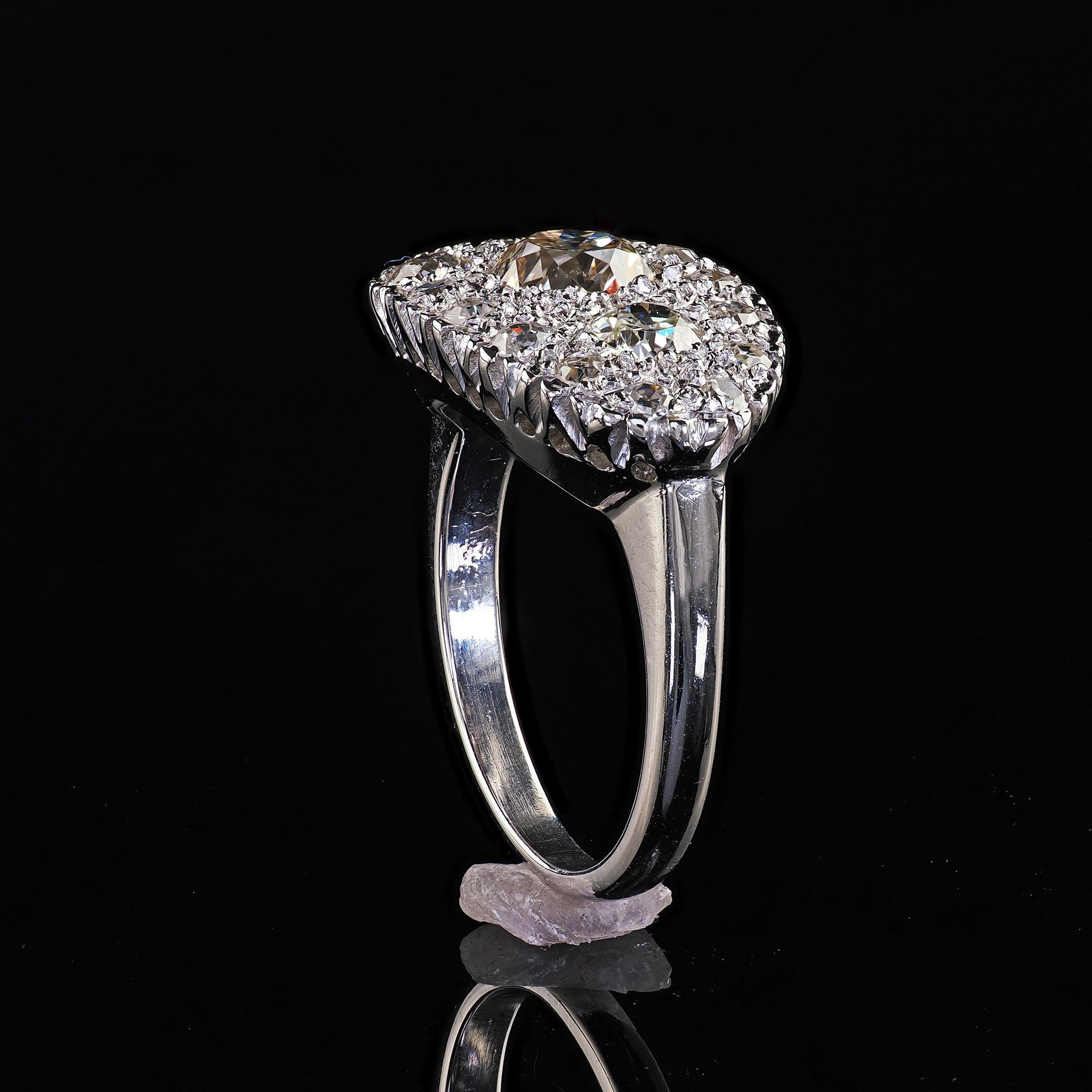 Antiker Art Deco 14K Weißgold Old European Diamond Cluster Saddle Ring im Angebot 3