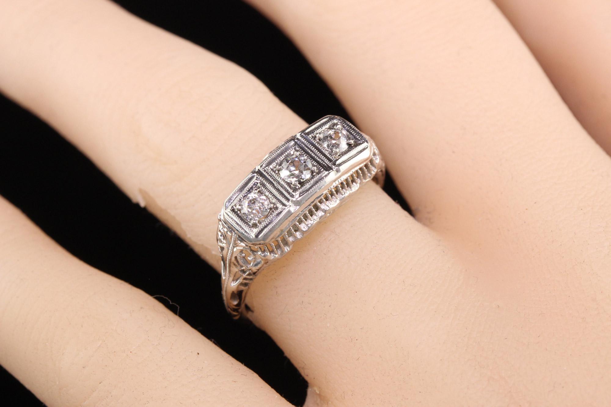 Antiker antiker Art Deco 14K Weißgold Alteuropäischer Diamant Drei Stein Ring Damen