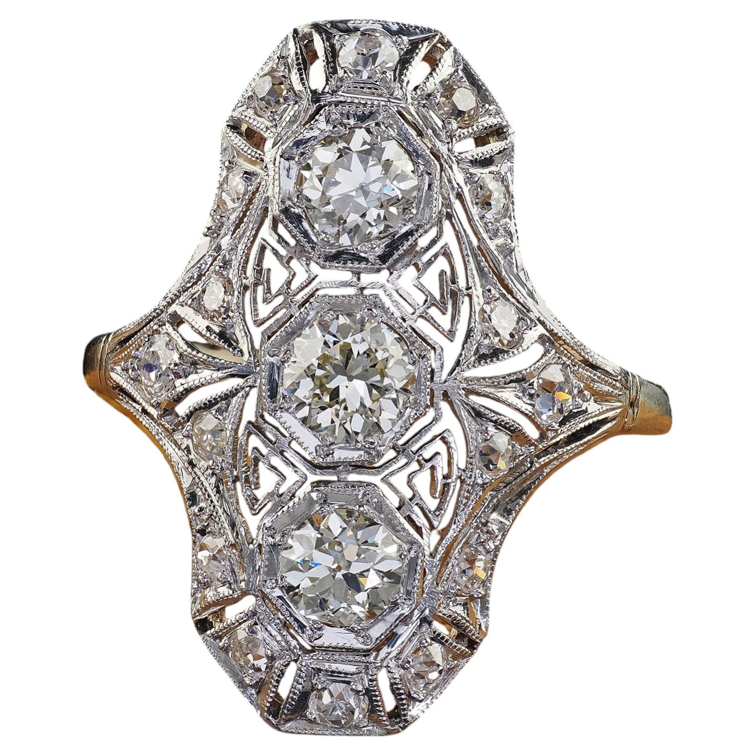 Bague bouclier filigrane Art déco ancien en or blanc 14 carats, platine et diamants européens anciens