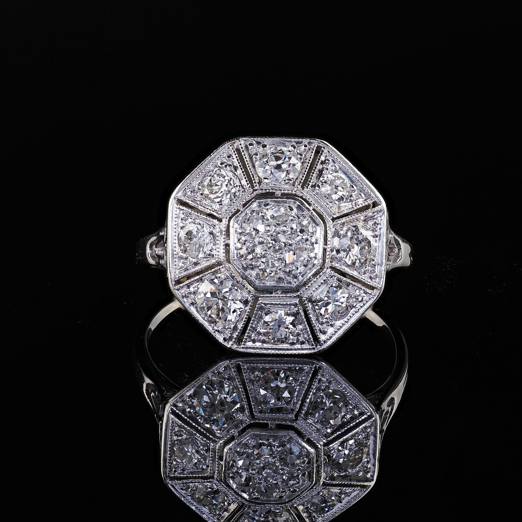 Anello antico Art Deco in oro bianco 14 carati e platino con diamanti ottagonali in vendita 2