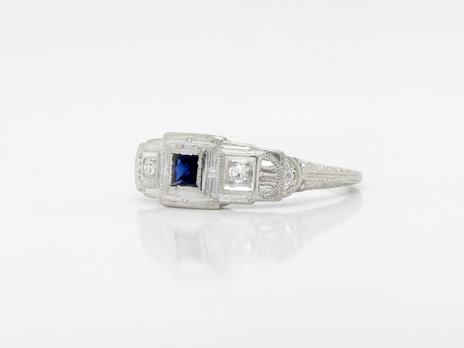 Women's Antique Art Deco 14k White Gold, Sapphire, and Diamond Filigree Cocktail Ring For Sale