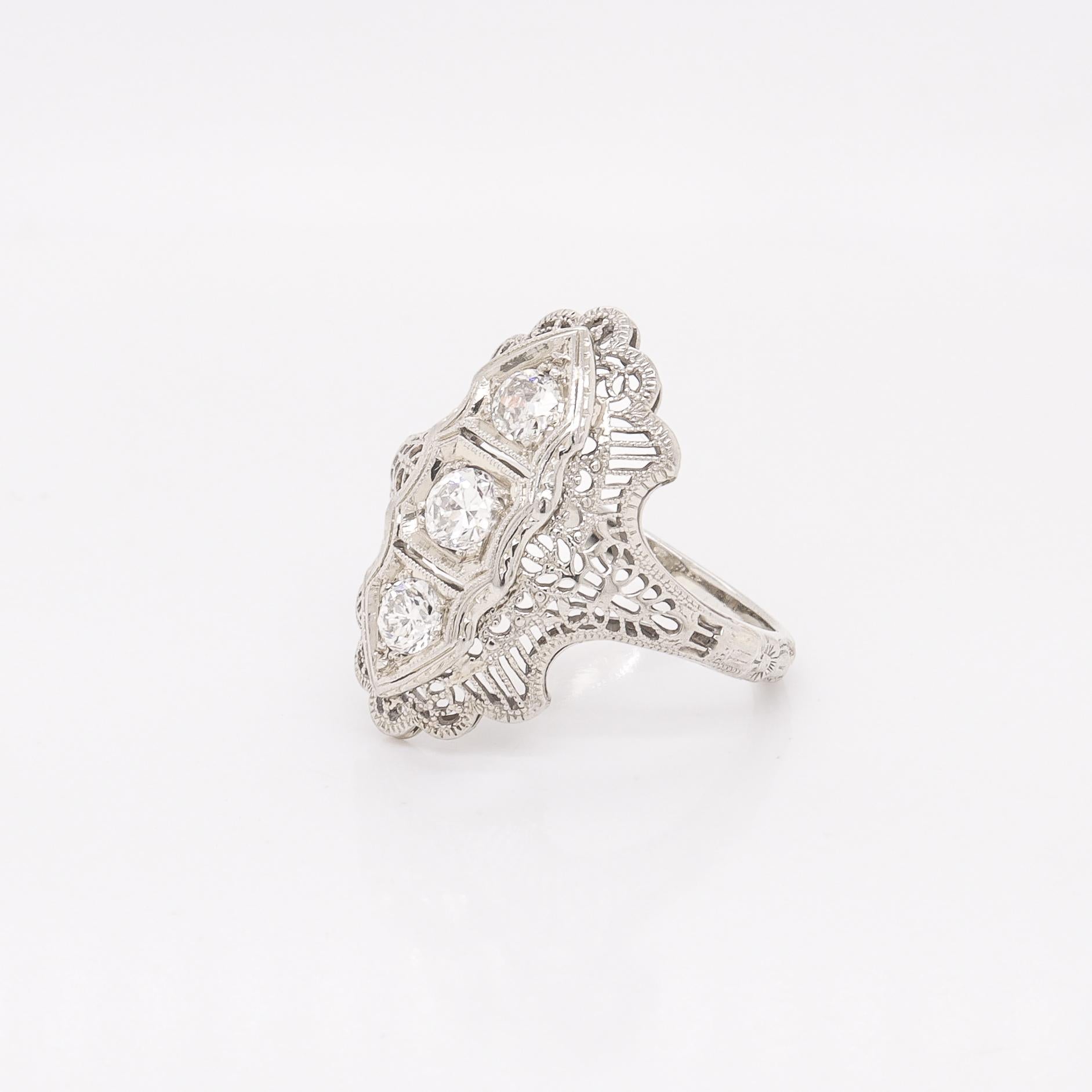 Antique Art Deco 14K White Gold & Three-Stone Diamond Filigree Ring In Good Condition For Sale In Philadelphia, PA