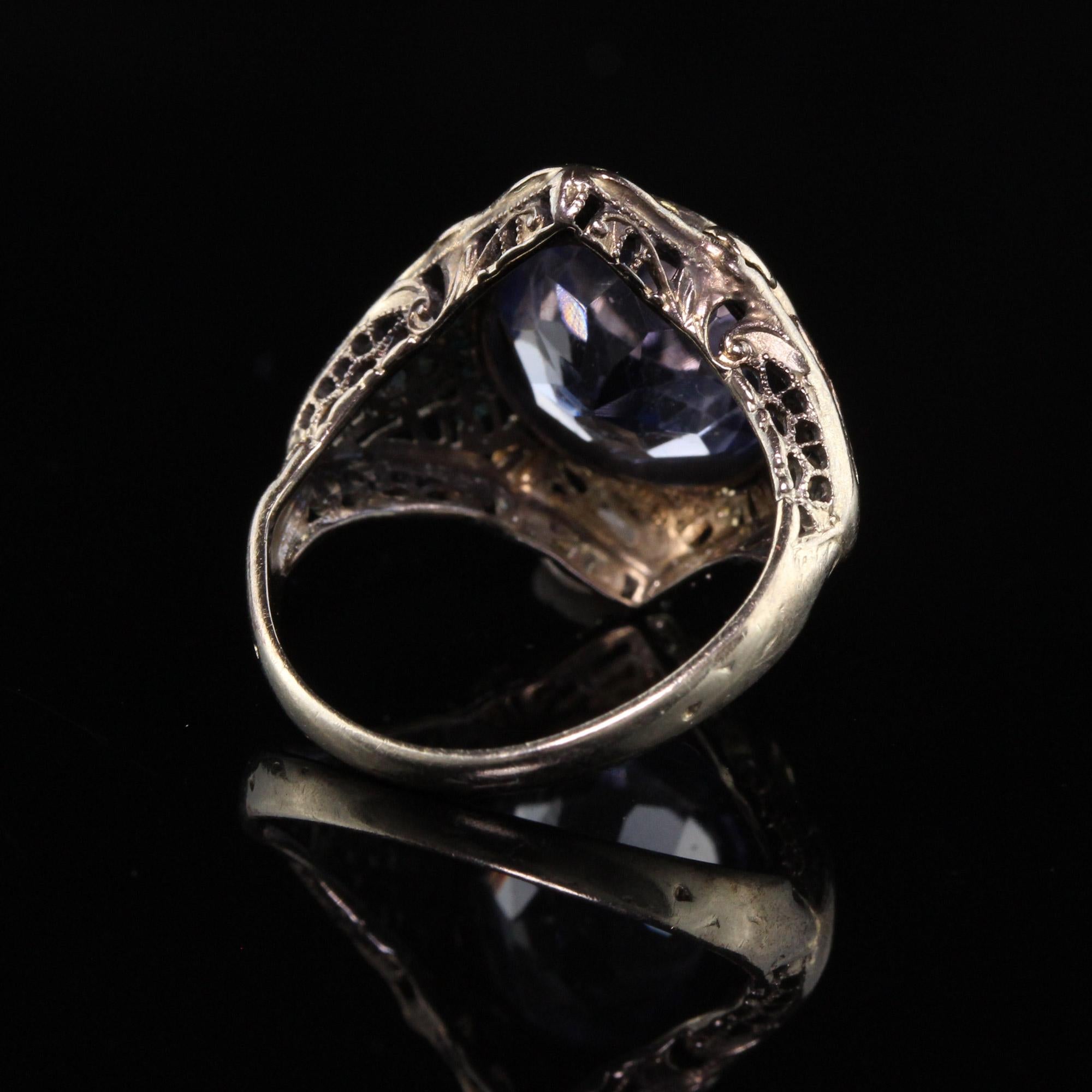 Antique Art Deco 14K White Gold Tri Gold Filigree Ring In Good Condition For Sale In Great Neck, NY