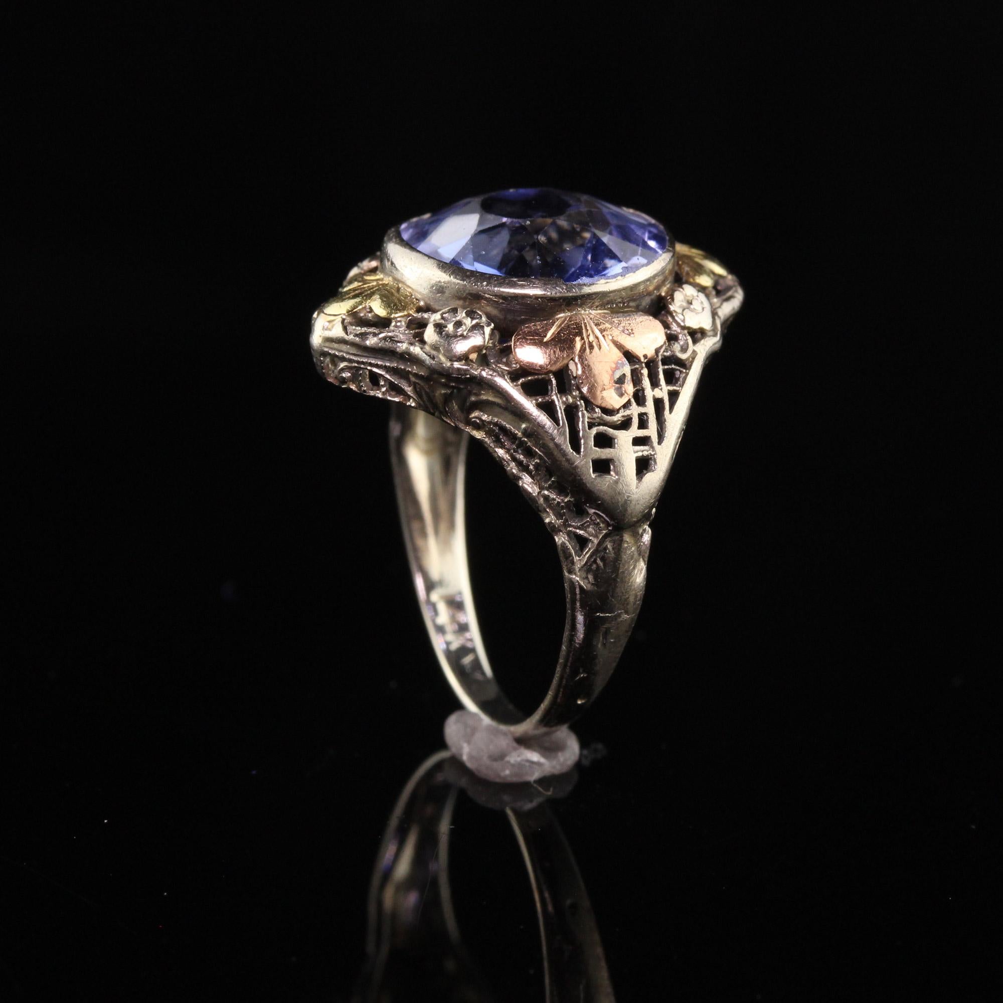 Antique Art Deco 14K White Gold Tri Gold Filigree Ring In Good Condition For Sale In Great Neck, NY