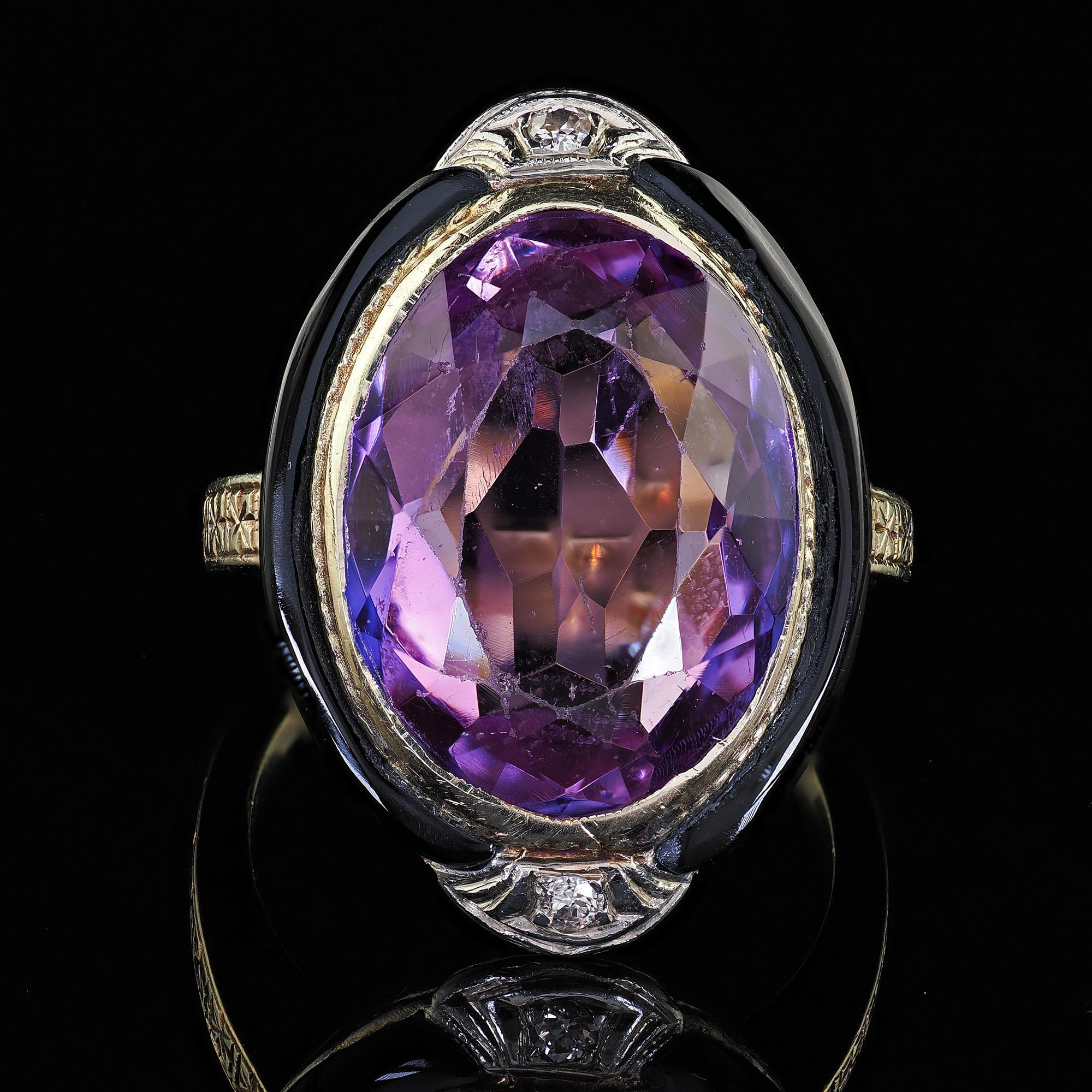 Bague cocktail Art déco ancienne gravée en or jaune 14 carats, améthyste et onyx en vente 2