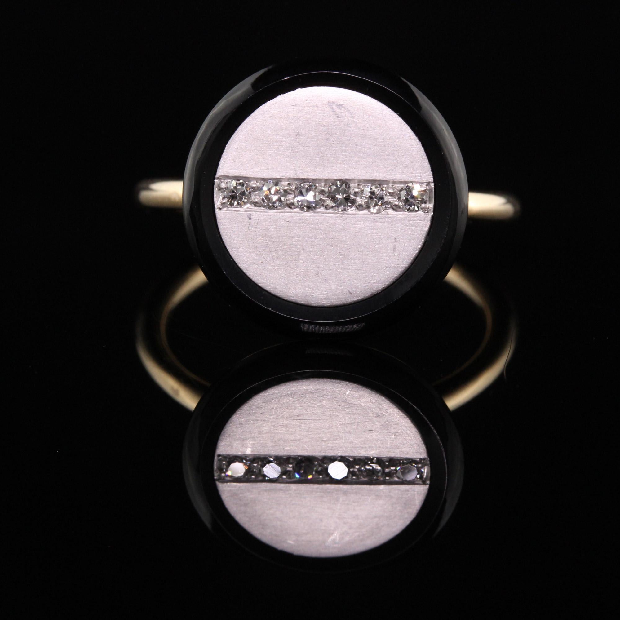 Antiker Art-Déco-Knopfring aus 14 Karat Gelbgold und Onyx mit Diamanten (Einfacher Schliff) im Angebot